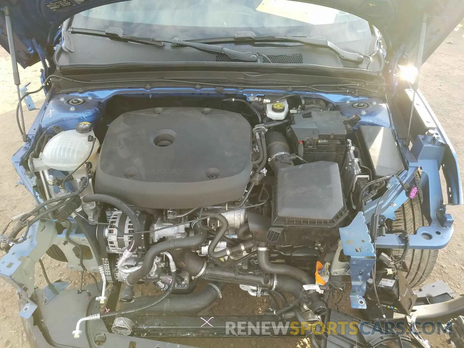 7 fotografías del automóvil dañado YV4162UM2K2111097 VOLVO XC40 T5 R- 2019