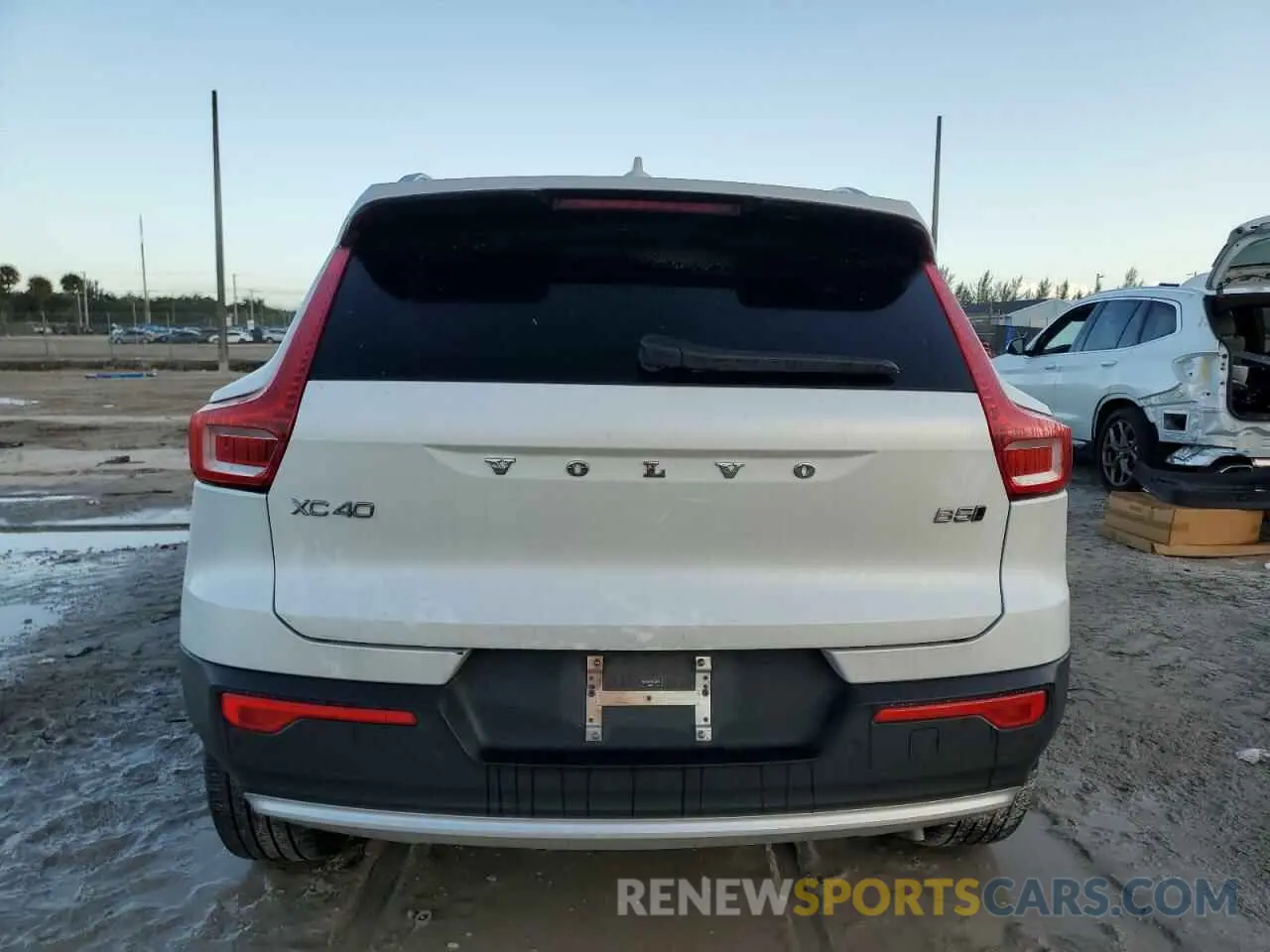 6 fotografías del automóvil dañado YV4L12UF7P2032461 VOLVO XC40 ULTIM 2023