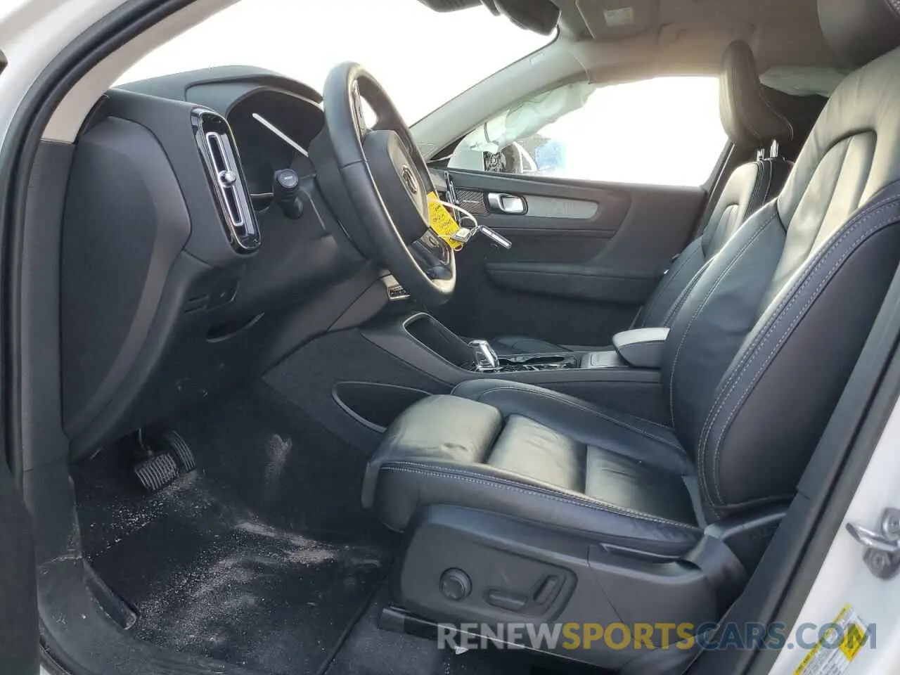 7 fotografías del automóvil dañado YV4L12UF7P2032461 VOLVO XC40 ULTIM 2023