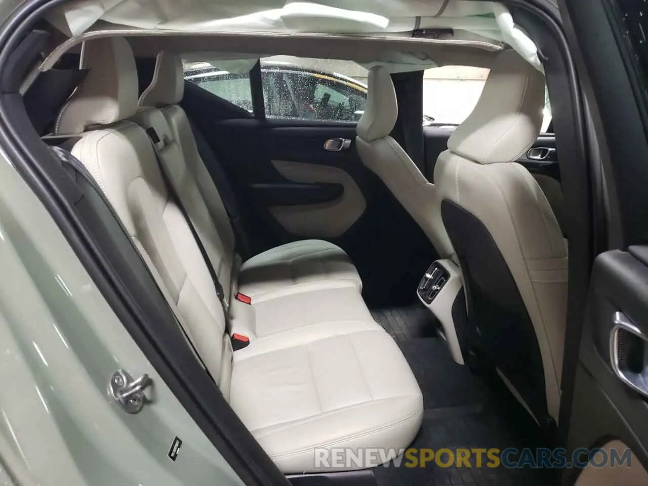 10 fotografías del automóvil dañado YV4L12UX9P2068547 VOLVO XC40 ULTIM 2023