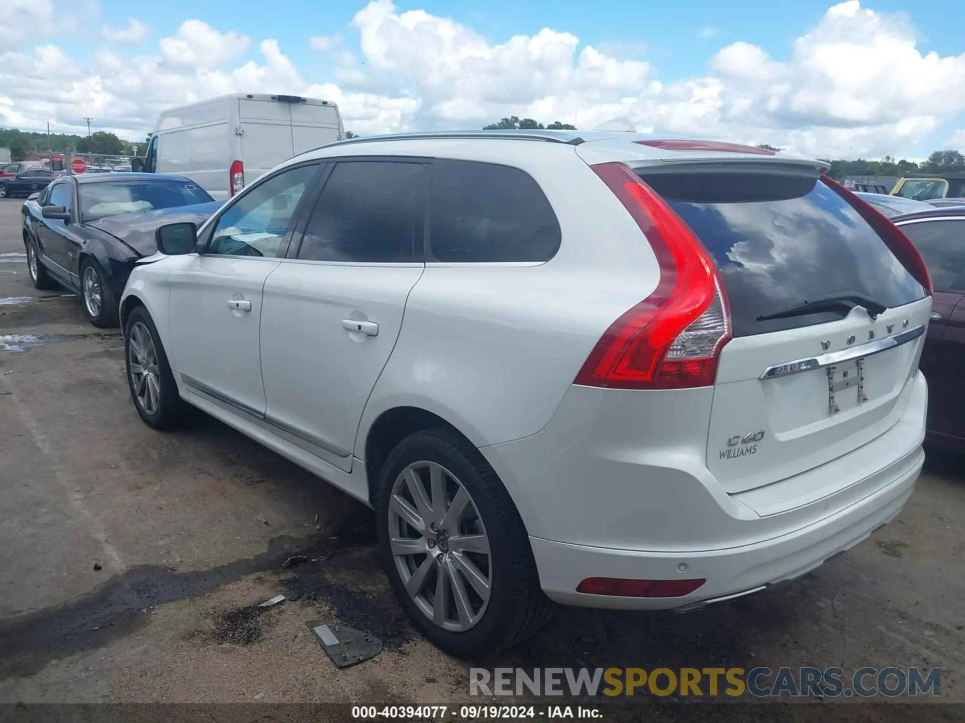 14 fotografías del automóvil dañado YV440MDU9H2105266 VOLVO XC60 2017