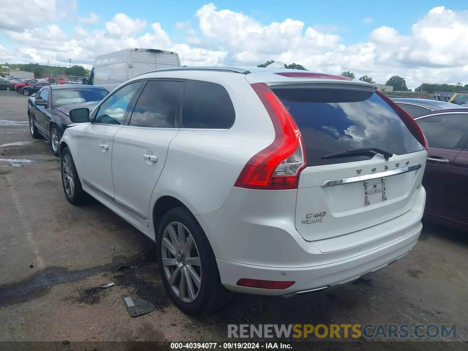 3 fotografías del automóvil dañado YV440MDU9H2105266 VOLVO XC60 2017
