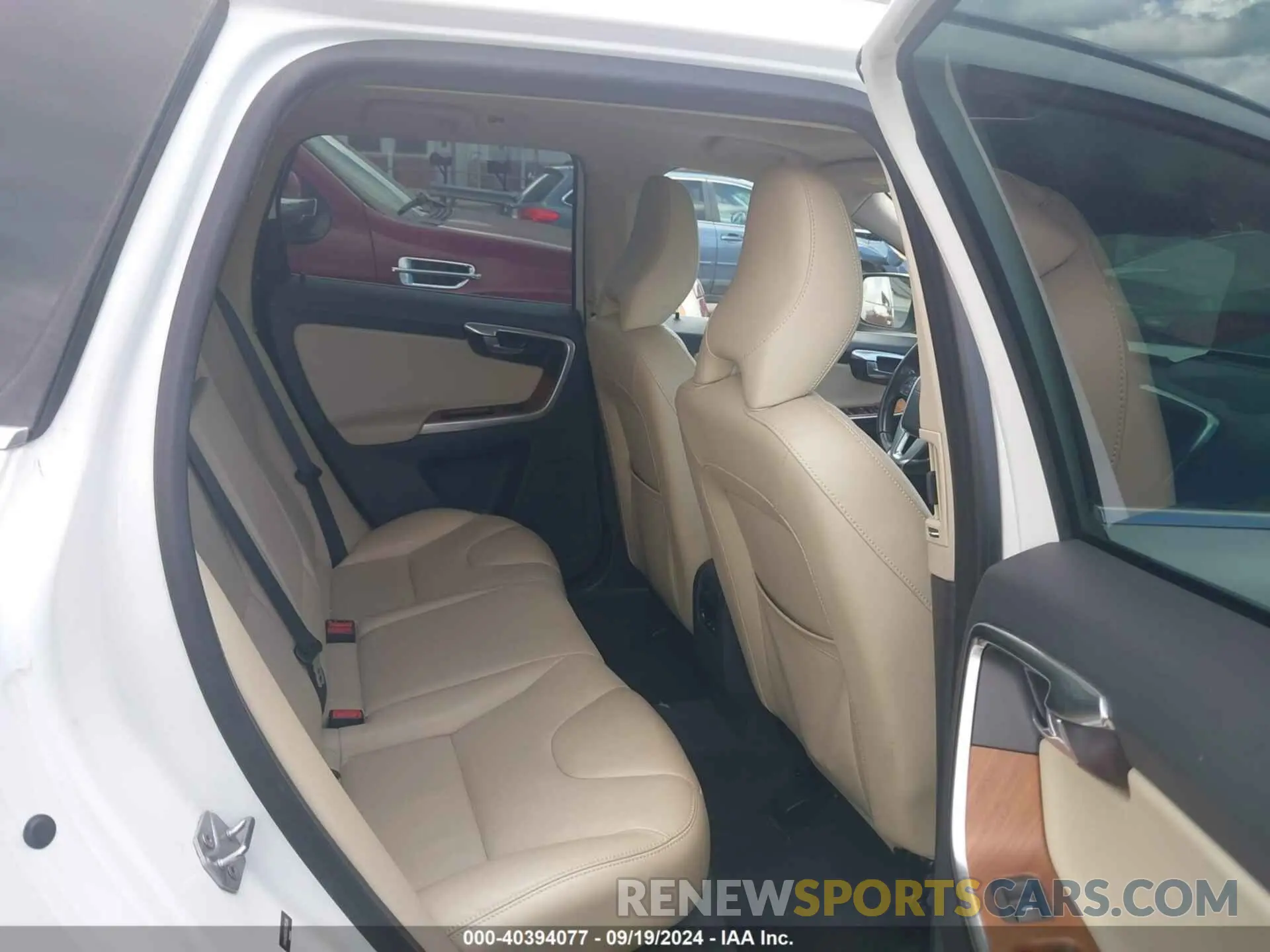 8 fotografías del automóvil dañado YV440MDU9H2105266 VOLVO XC60 2017
