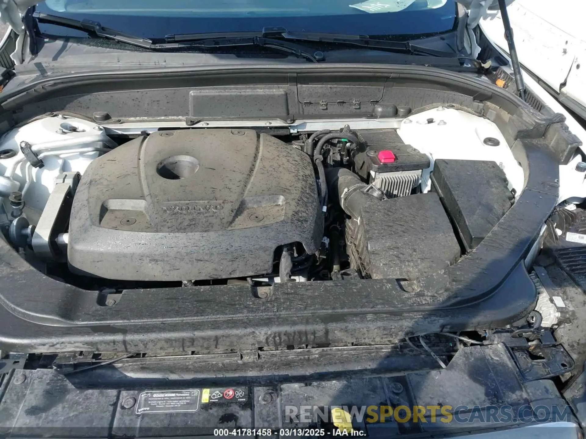 10 fotografías del automóvil dañado LYV102DK0KB219297 VOLVO XC60 2019