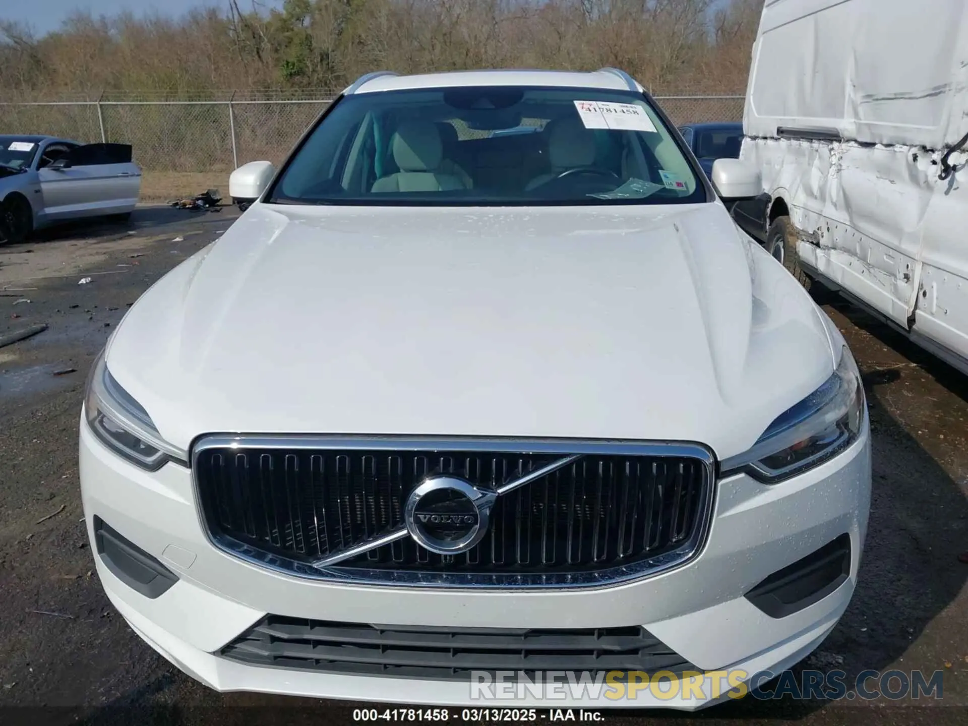 12 fotografías del automóvil dañado LYV102DK0KB219297 VOLVO XC60 2019