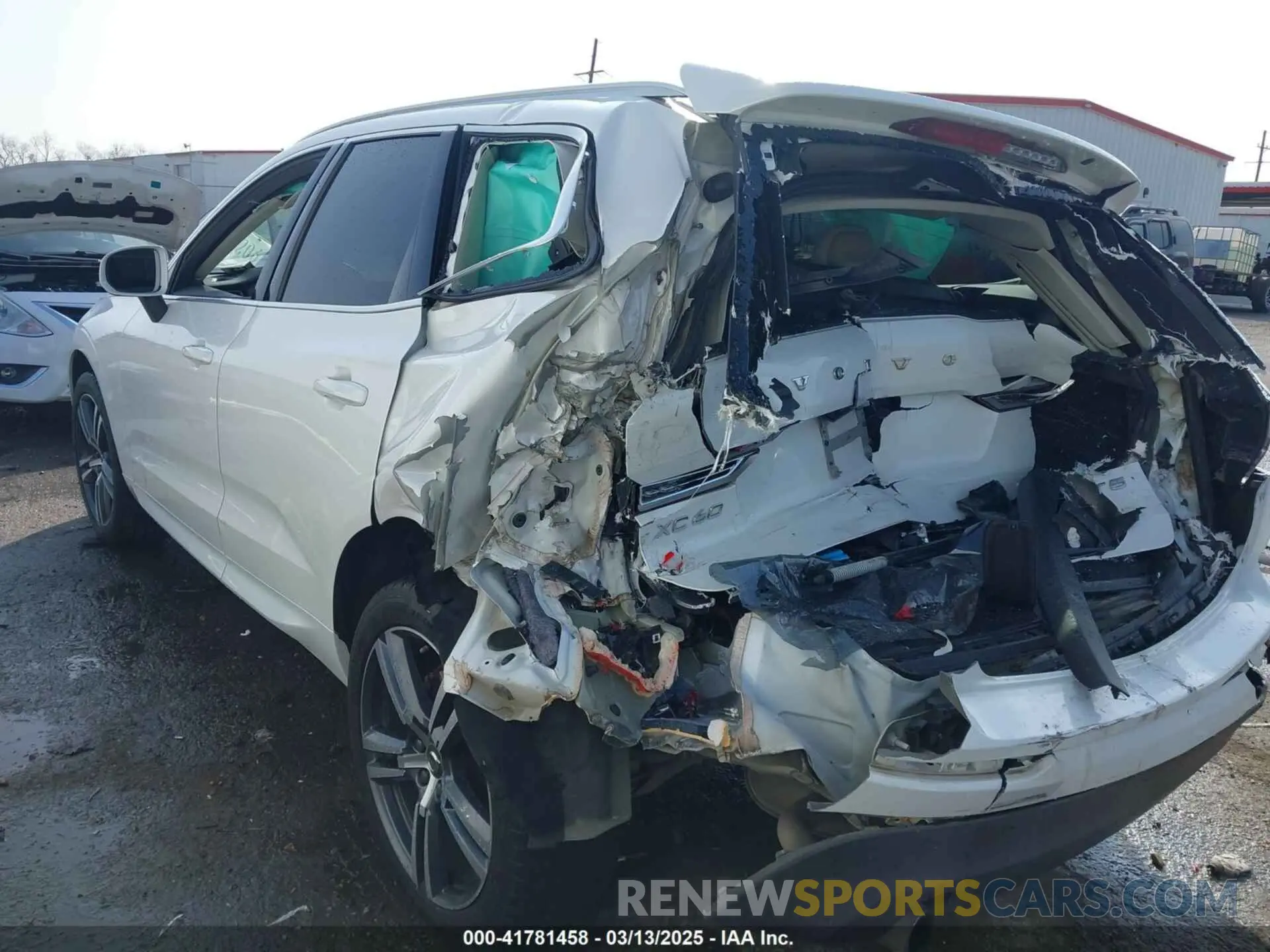 3 fotografías del automóvil dañado LYV102DK0KB219297 VOLVO XC60 2019