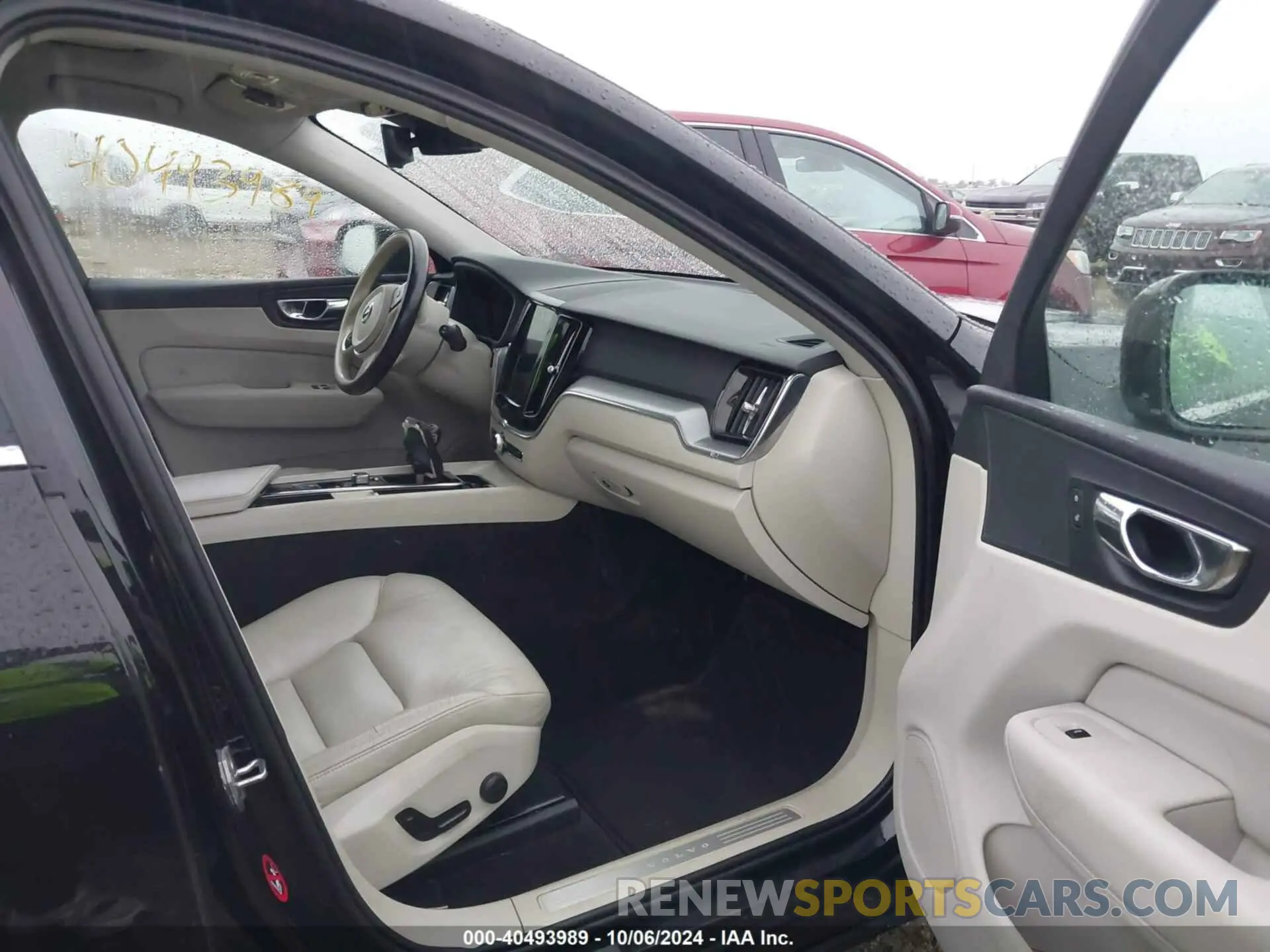 5 fotografías del automóvil dañado LYV102DK1KB176847 VOLVO XC60 2019
