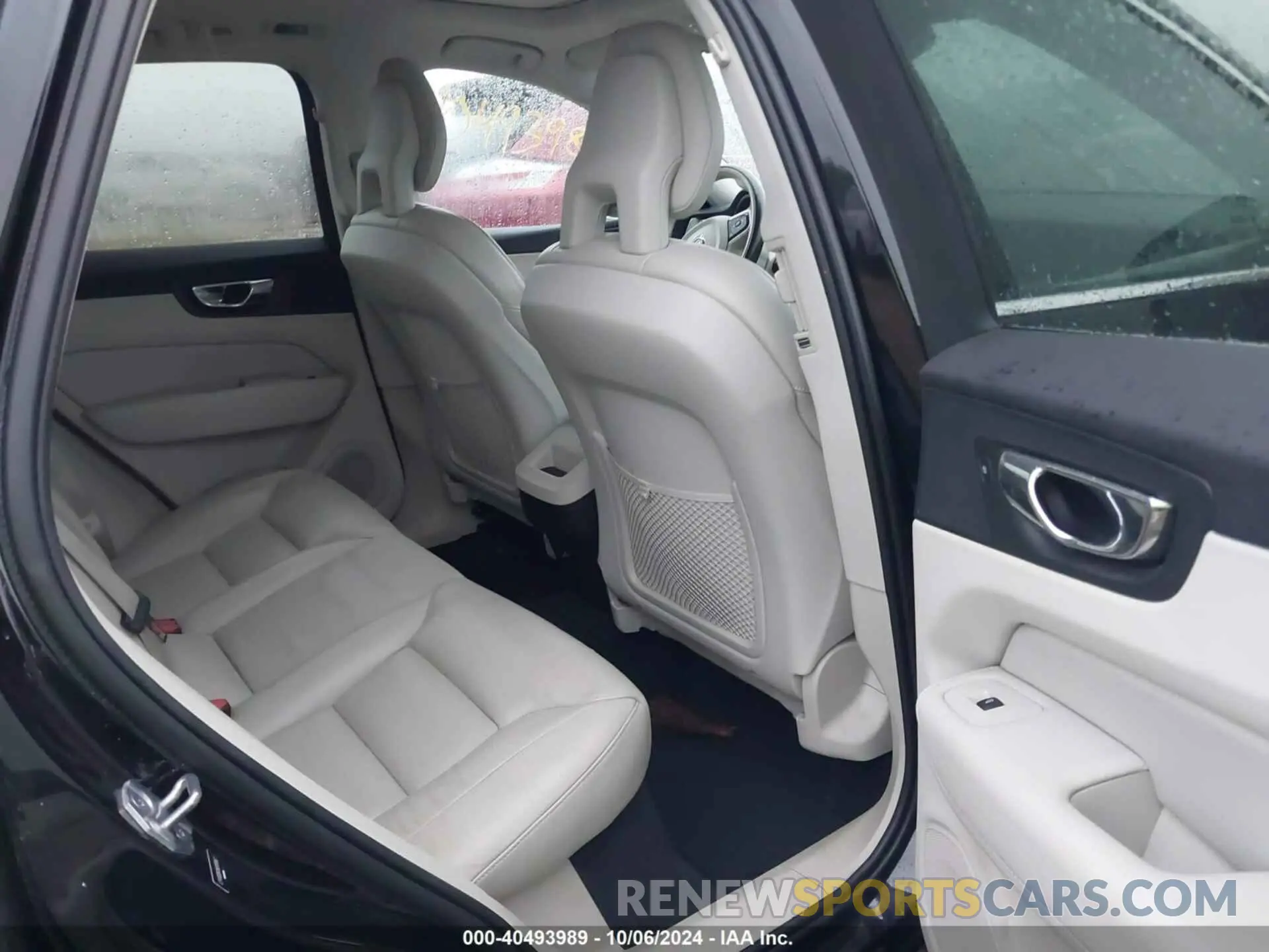 8 fotografías del automóvil dañado LYV102DK1KB176847 VOLVO XC60 2019