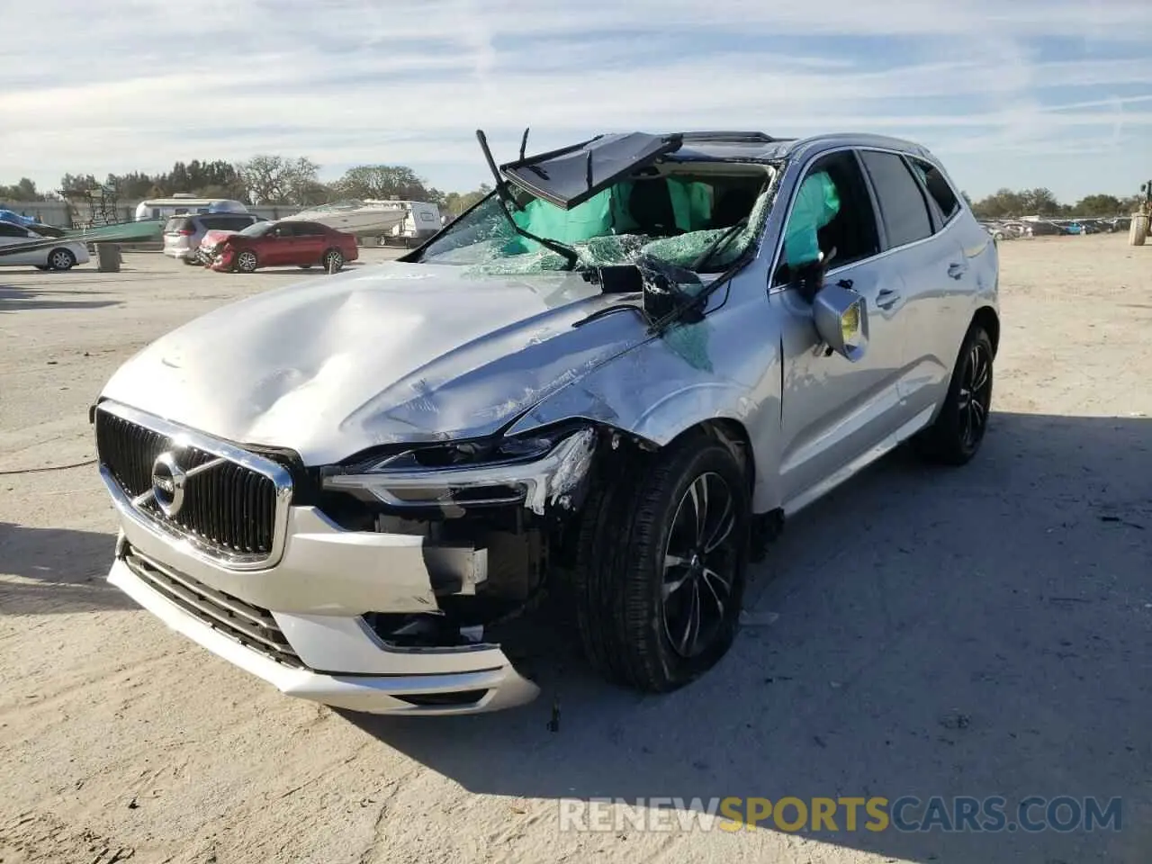 2 fotografías del automóvil dañado LYV102DK2KB209905 VOLVO XC60 2019