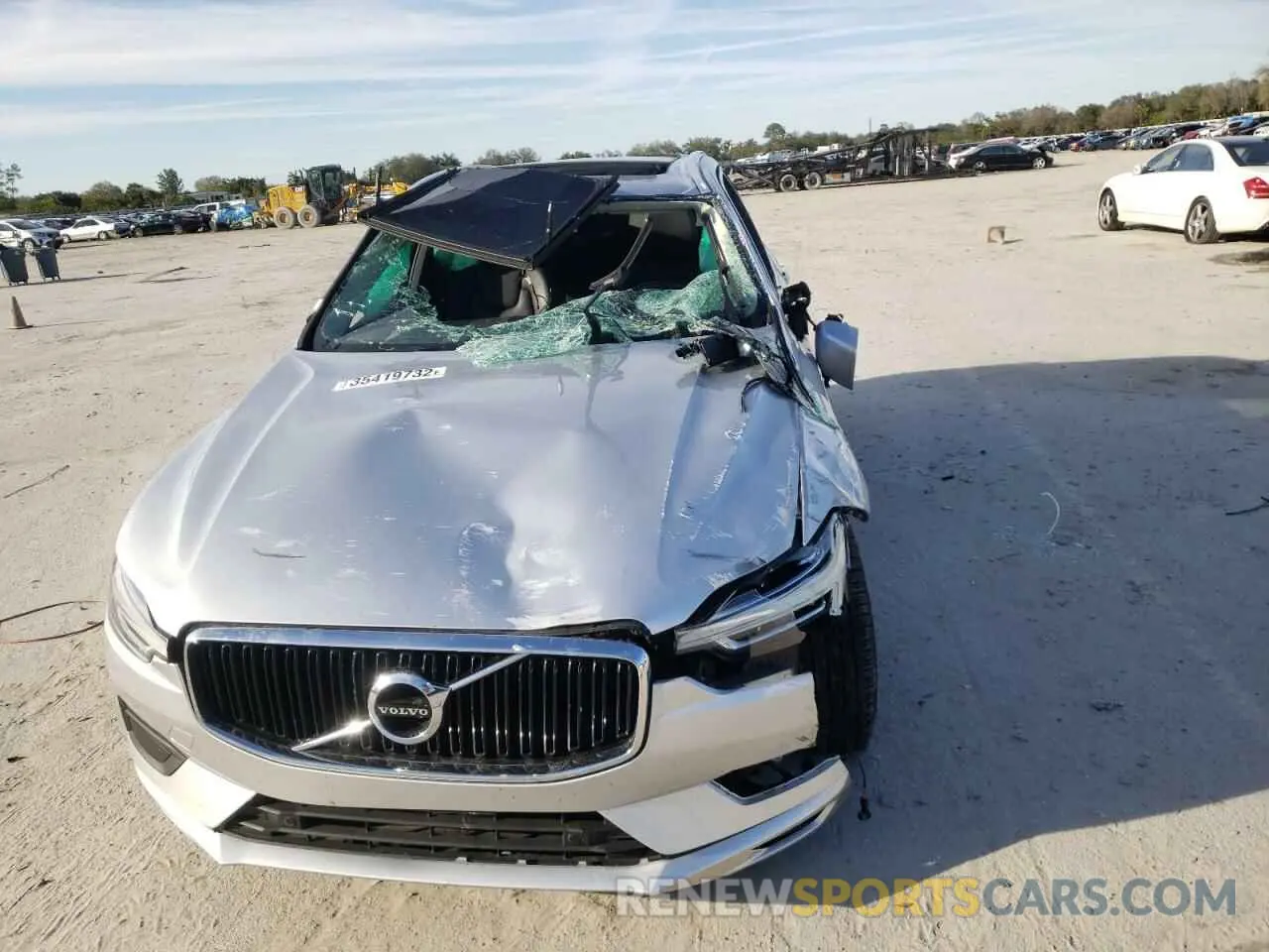 9 fotografías del automóvil dañado LYV102DK2KB209905 VOLVO XC60 2019