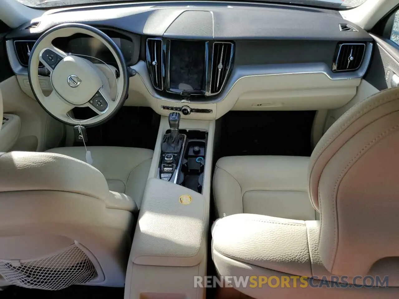 8 fotografías del automóvil dañado LYV102DK3KB252102 VOLVO XC60 2019