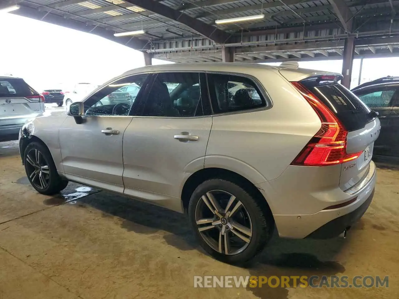 2 fotografías del automóvil dañado LYV102DK6KB289824 VOLVO XC60 2019