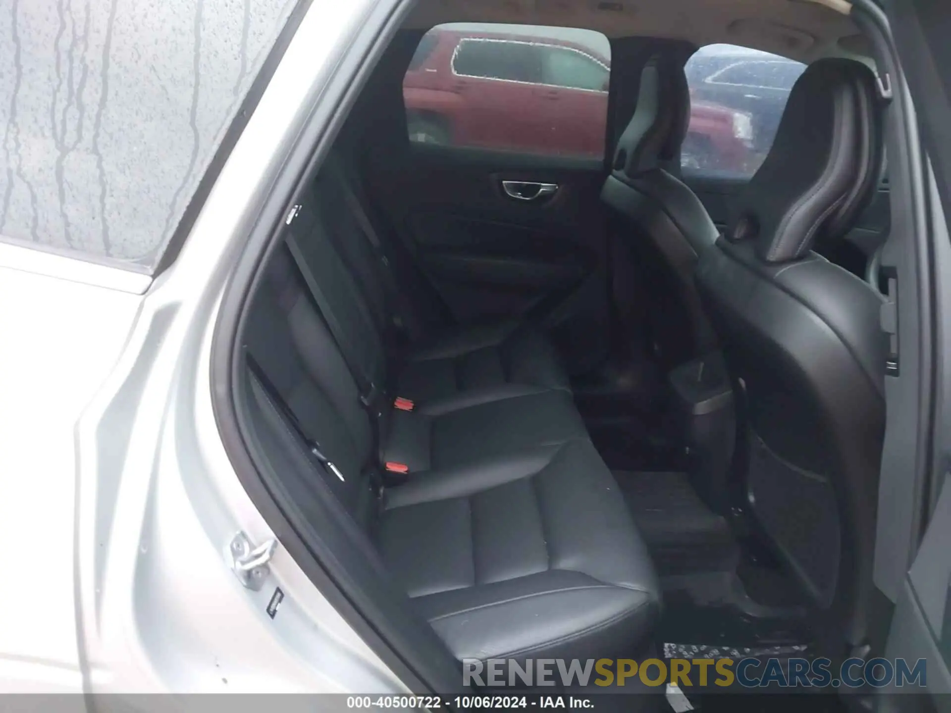 8 fotografías del automóvil dañado LYV102DK6KB315886 VOLVO XC60 2019