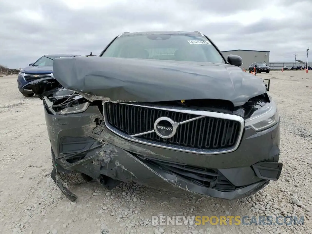5 fotografías del automóvil dañado LYV102DK8KB235165 VOLVO XC60 2019