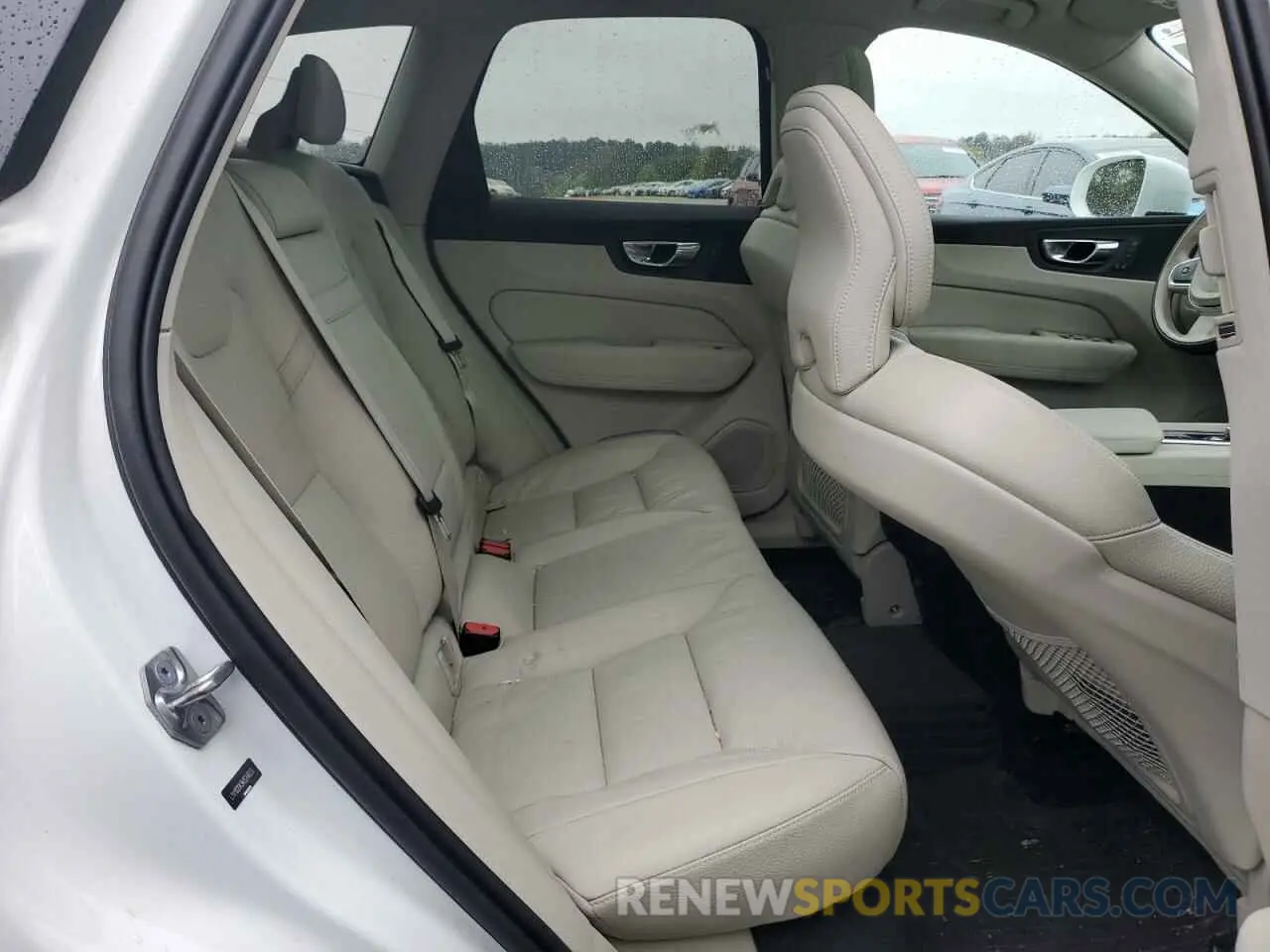10 fotografías del automóvil dañado LYV102DK9KB248023 VOLVO XC60 2019