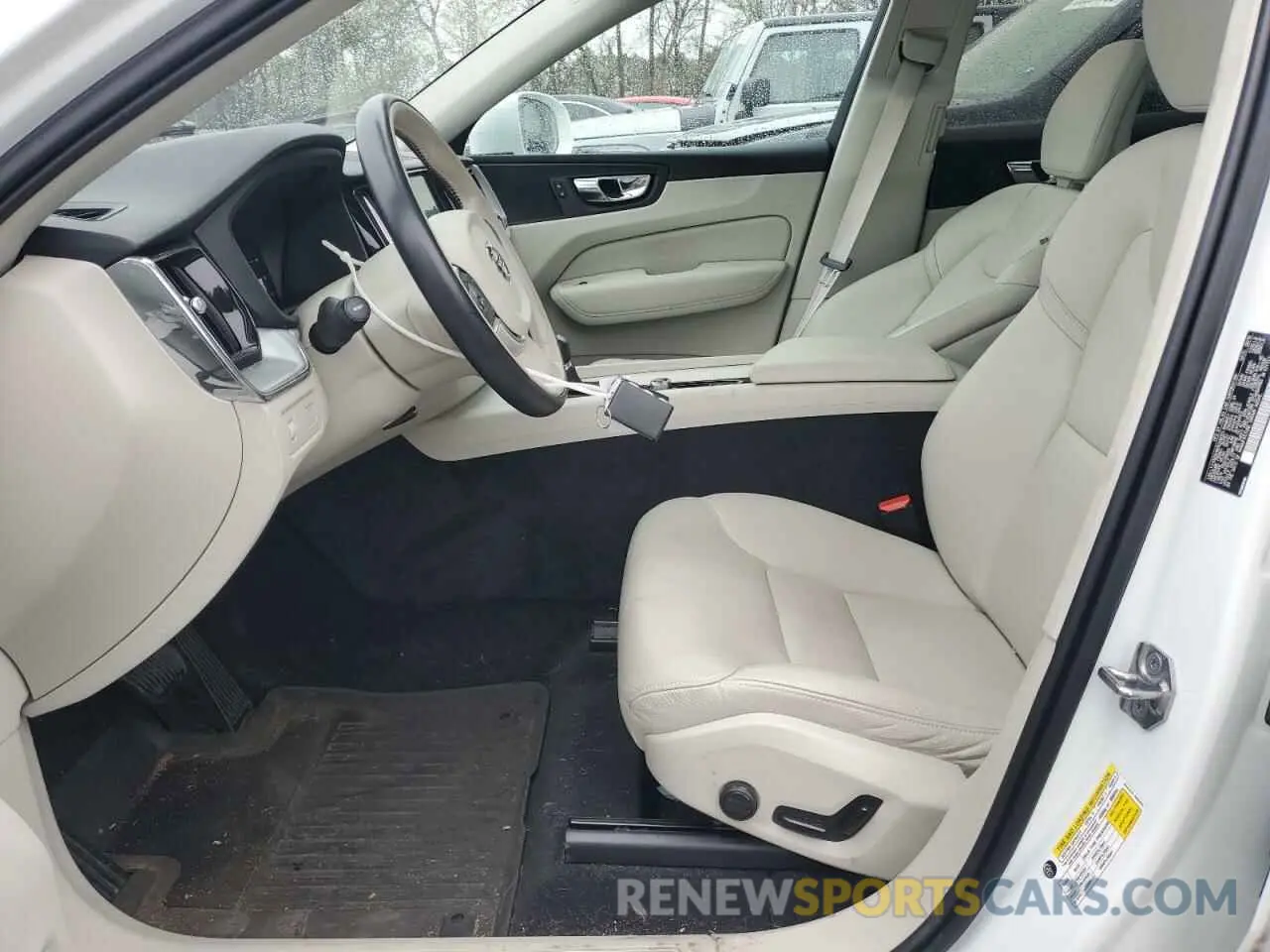 7 fotografías del automóvil dañado LYV102DK9KB248023 VOLVO XC60 2019