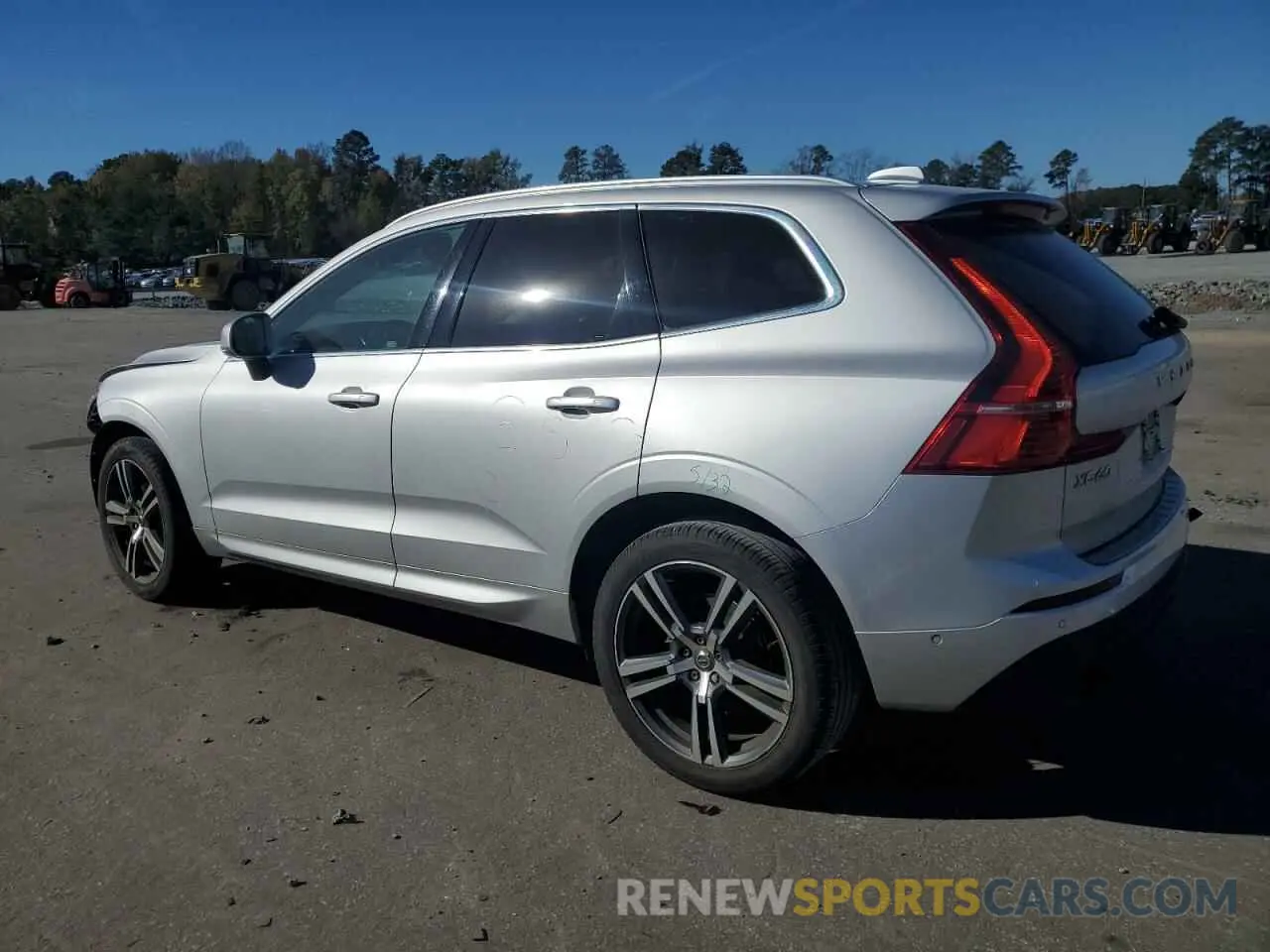 2 fotografías del automóvil dañado LYV102DK9KB325618 VOLVO XC60 2019