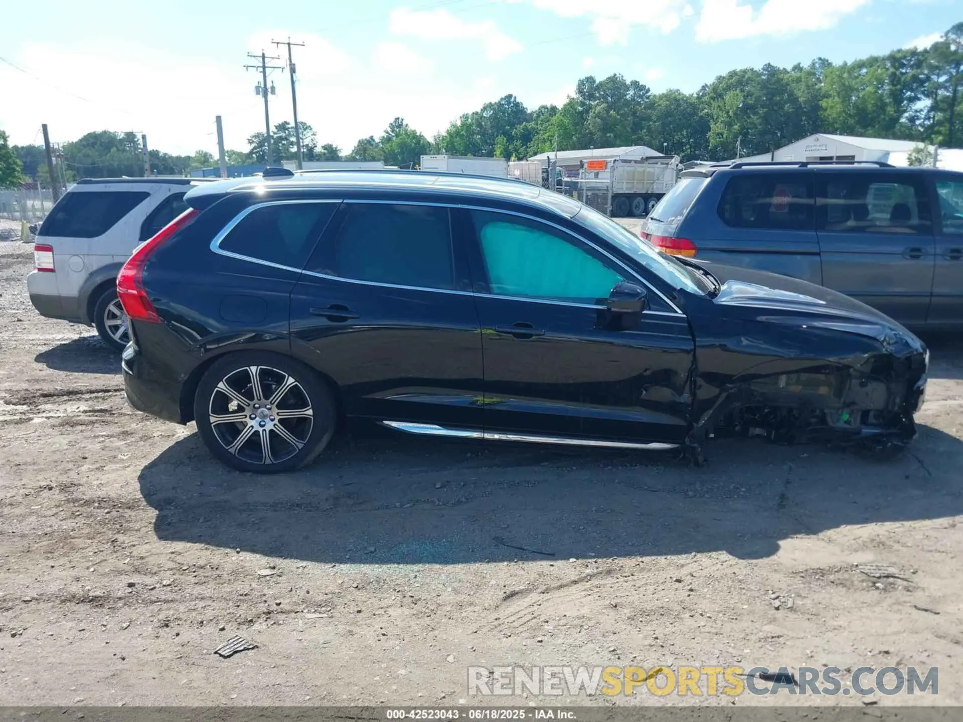 12 fotografías del automóvil dañado LYV102DL2KB184884 VOLVO XC60 2019