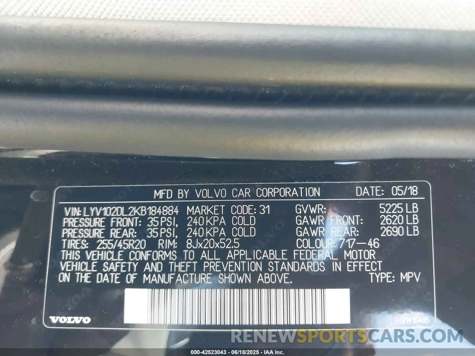 9 fotografías del automóvil dañado LYV102DL2KB184884 VOLVO XC60 2019