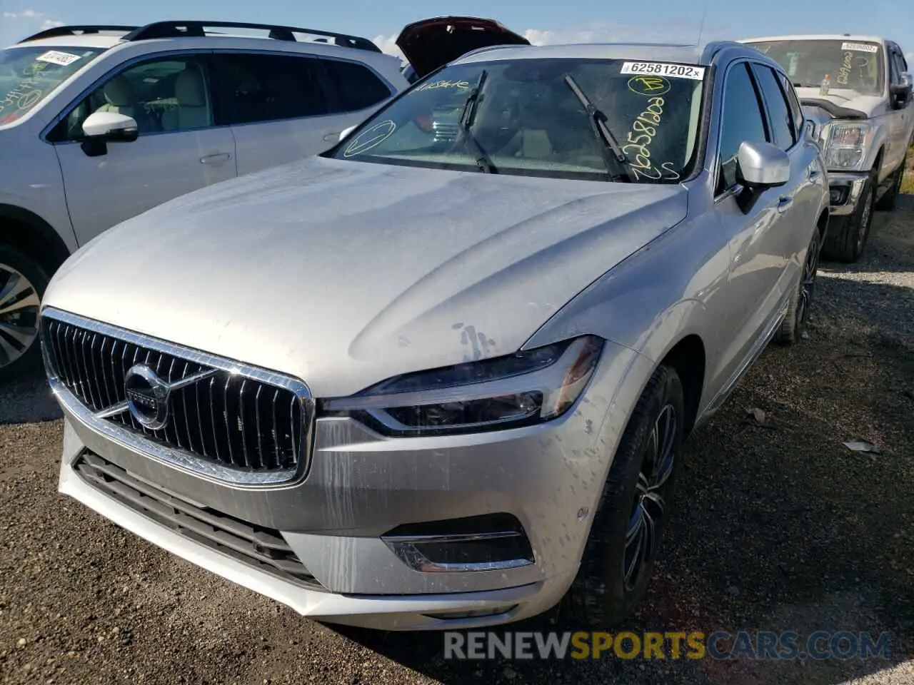 2 fotografías del automóvil dañado LYV102DL2KB238040 VOLVO XC60 2019