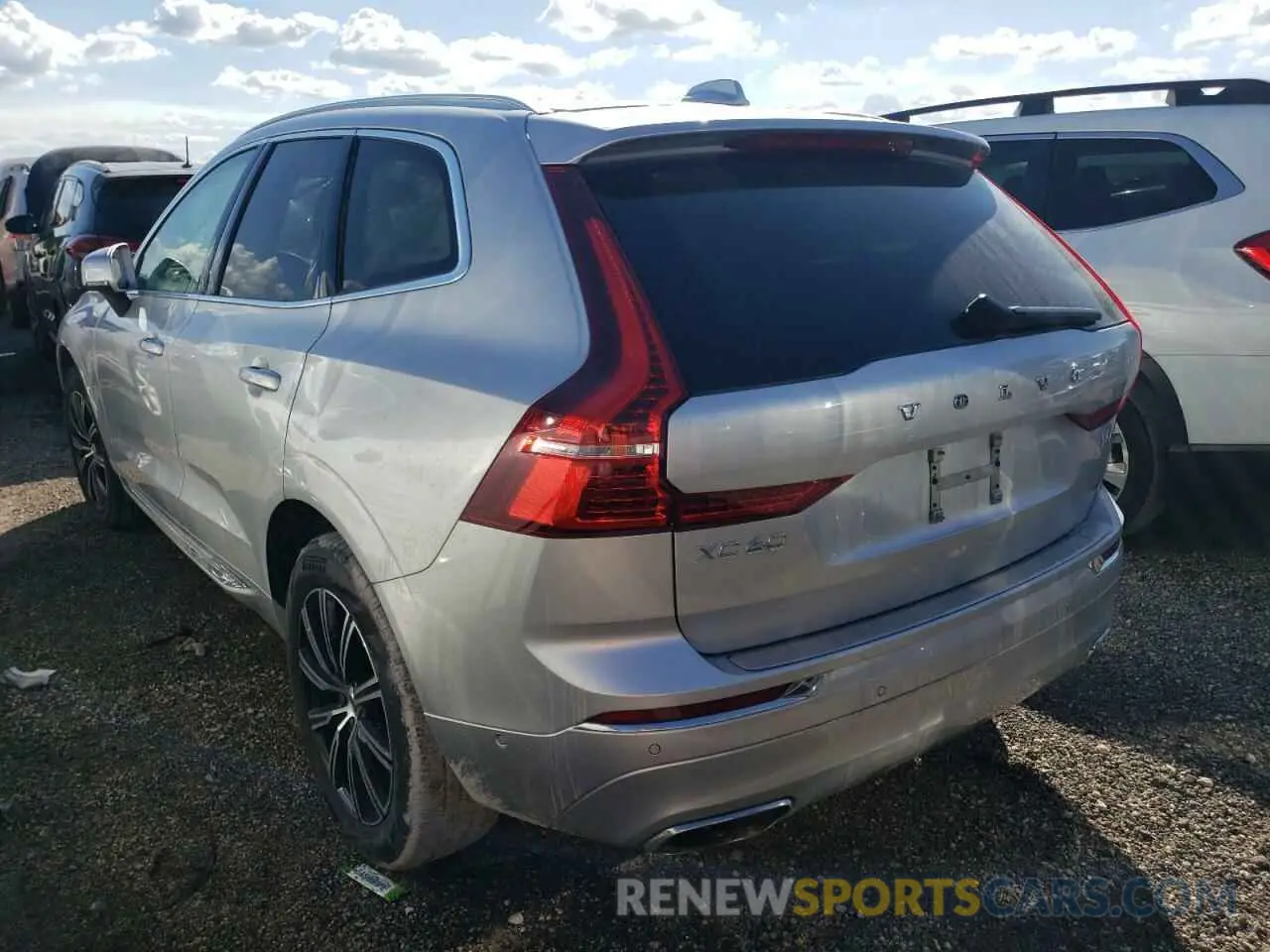 3 fotografías del automóvil dañado LYV102DL2KB238040 VOLVO XC60 2019
