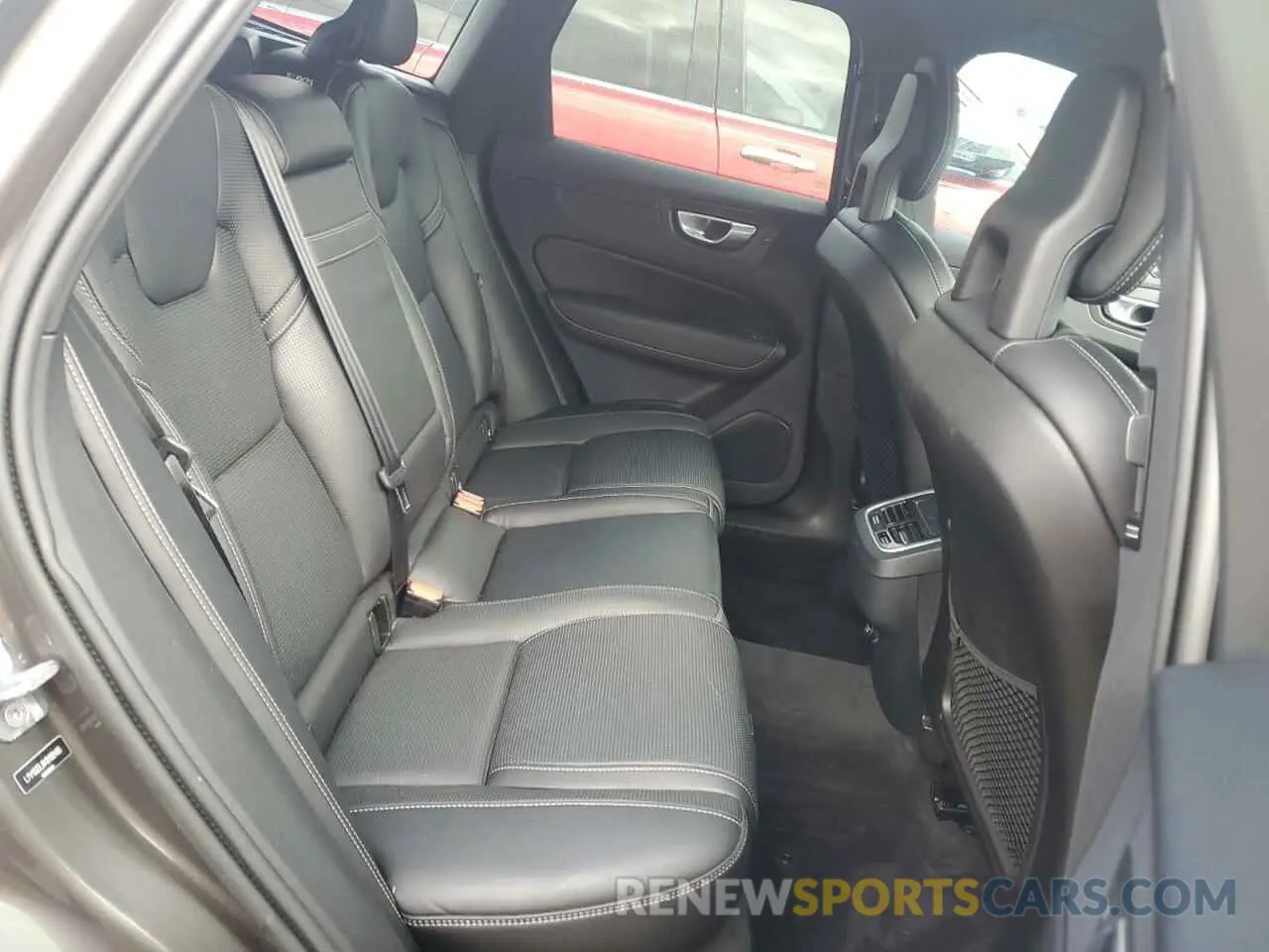 11 fotografías del automóvil dañado LYV102DL8KB192486 VOLVO XC60 2019