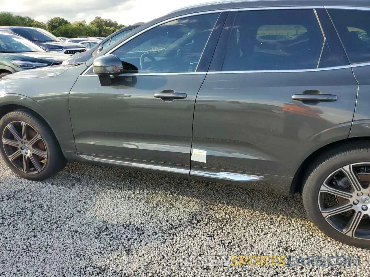 13 fotografías del automóvil dañado LYV102DL8KB192486 VOLVO XC60 2019