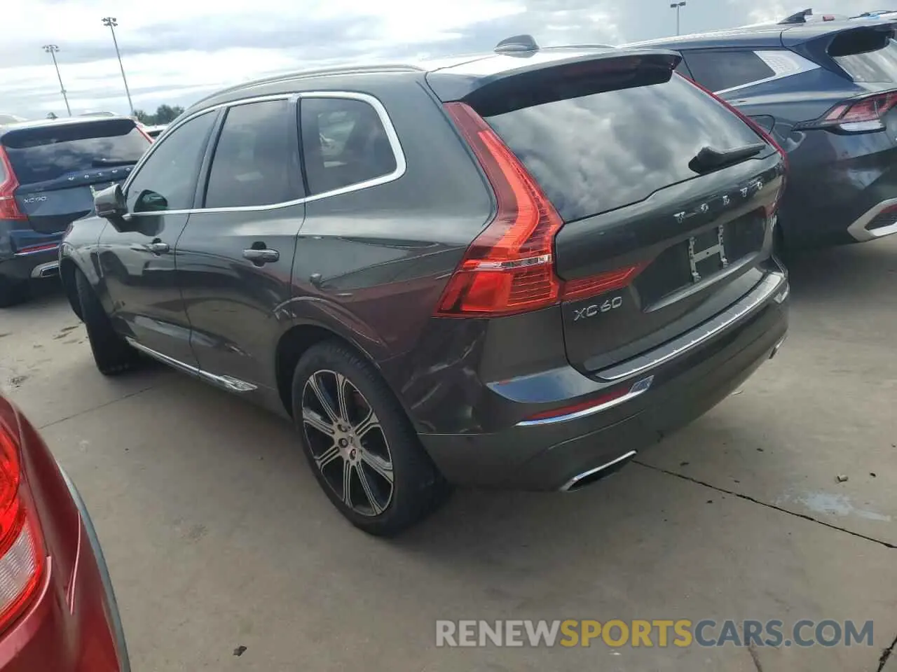 2 fotografías del automóvil dañado LYV102DL8KB192486 VOLVO XC60 2019