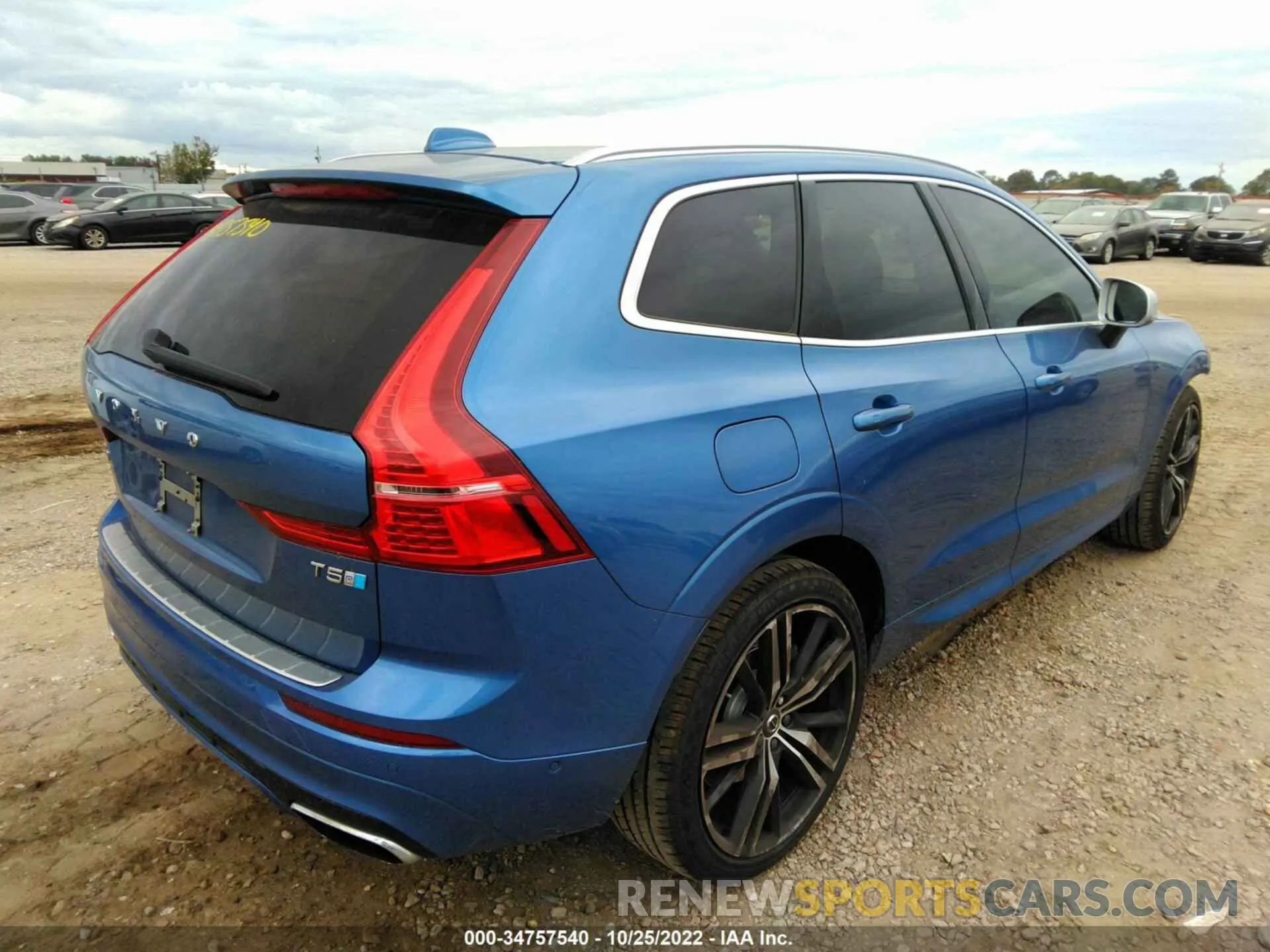 4 fotografías del automóvil dañado LYV102DM7KB232730 VOLVO XC60 2019