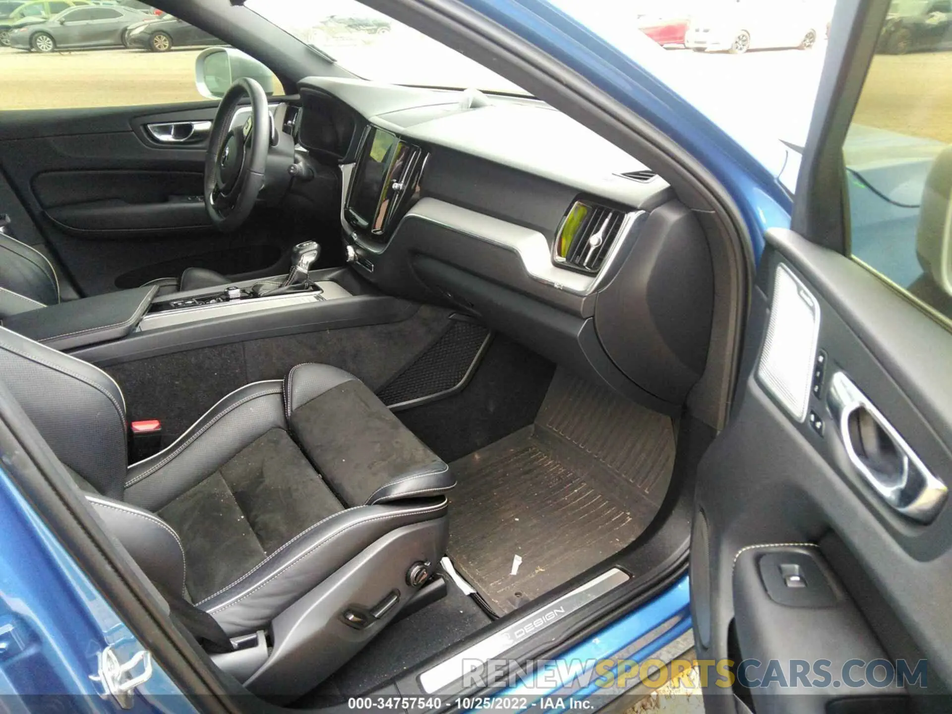5 fotografías del automóvil dañado LYV102DM7KB232730 VOLVO XC60 2019