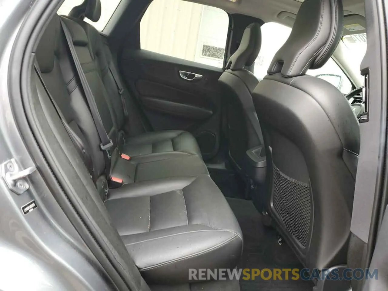 11 fotografías del automóvil dañado LYV102RK2KB229516 VOLVO XC60 2019