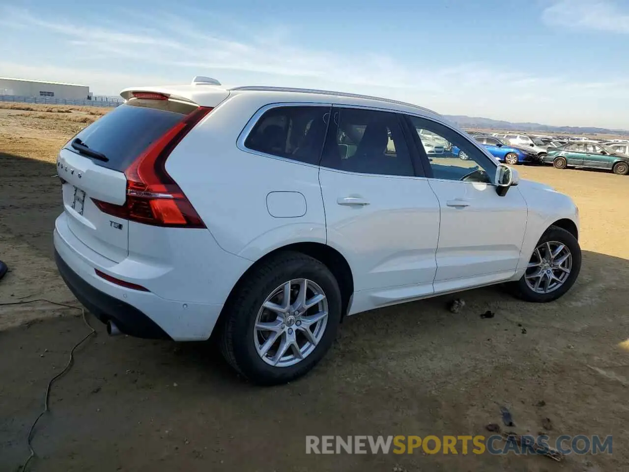 3 fotografías del automóvil dañado LYV102RK3KB382003 VOLVO XC60 2019