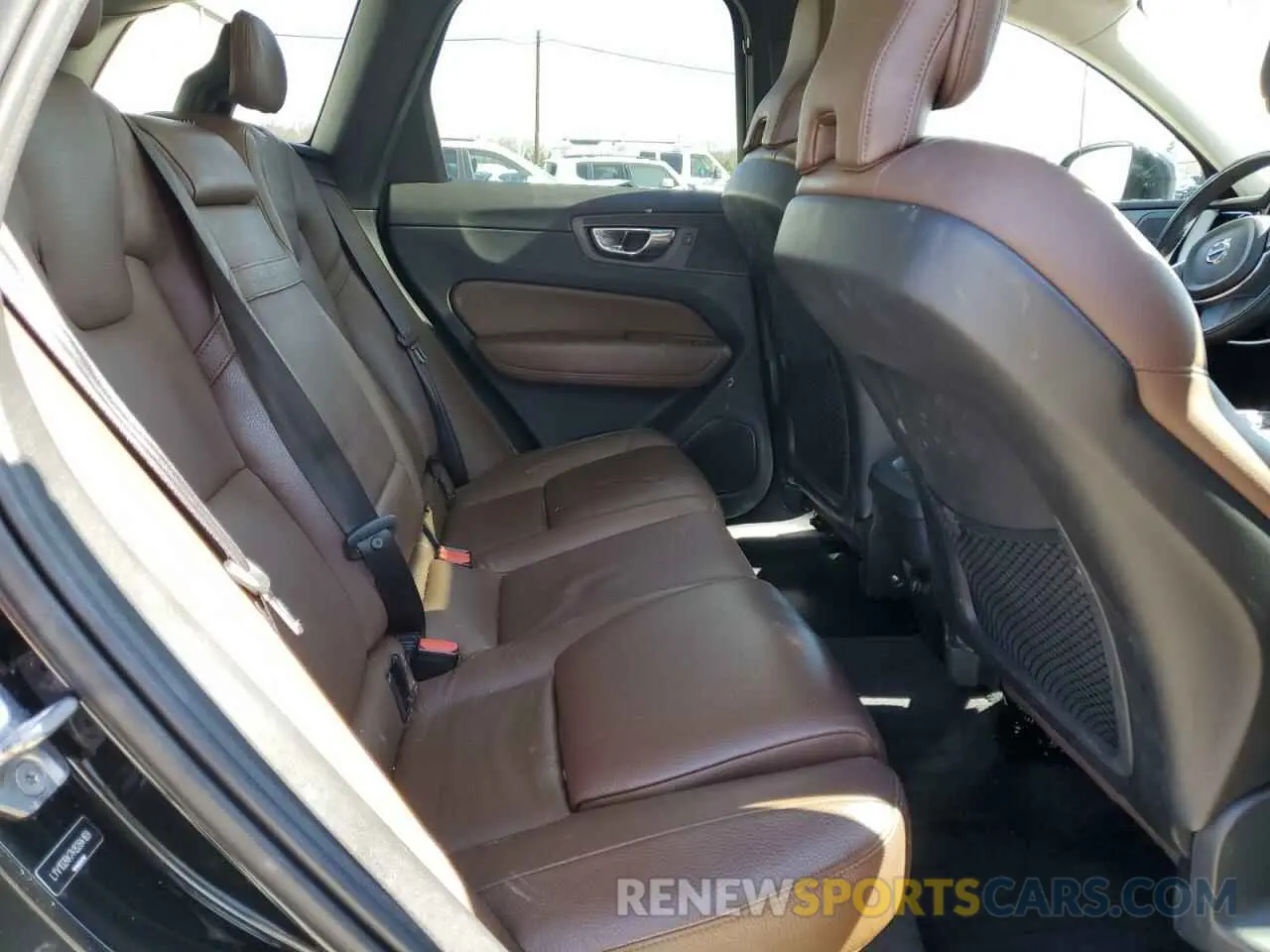 11 fotografías del automóvil dañado LYV102RK7KB284169 VOLVO XC60 2019
