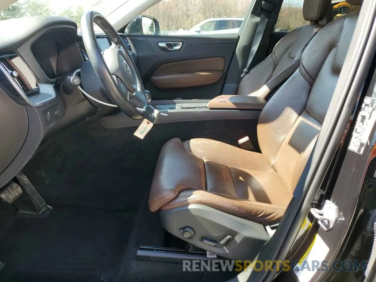 7 fotografías del automóvil dañado LYV102RK7KB284169 VOLVO XC60 2019