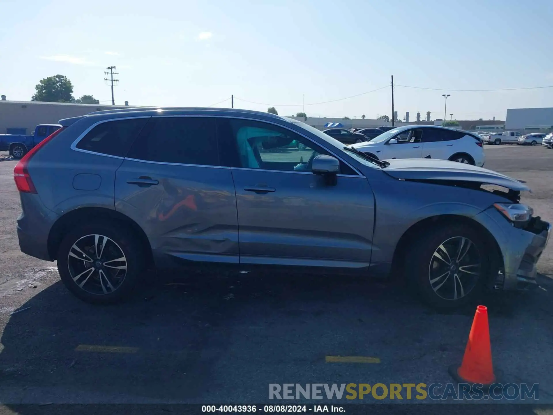 12 fotografías del automóvil dañado LYV102RK7KB349540 VOLVO XC60 2019