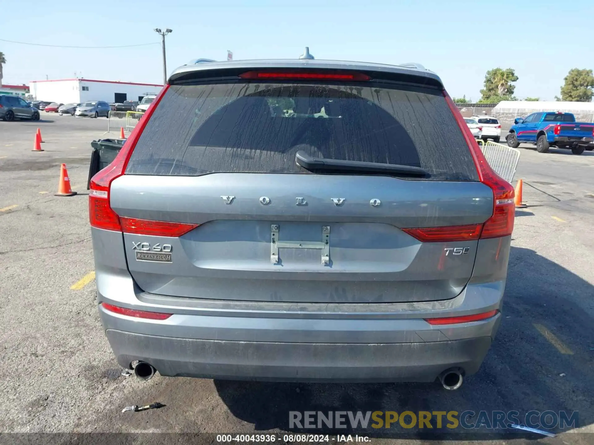 15 fotografías del automóvil dañado LYV102RK7KB349540 VOLVO XC60 2019
