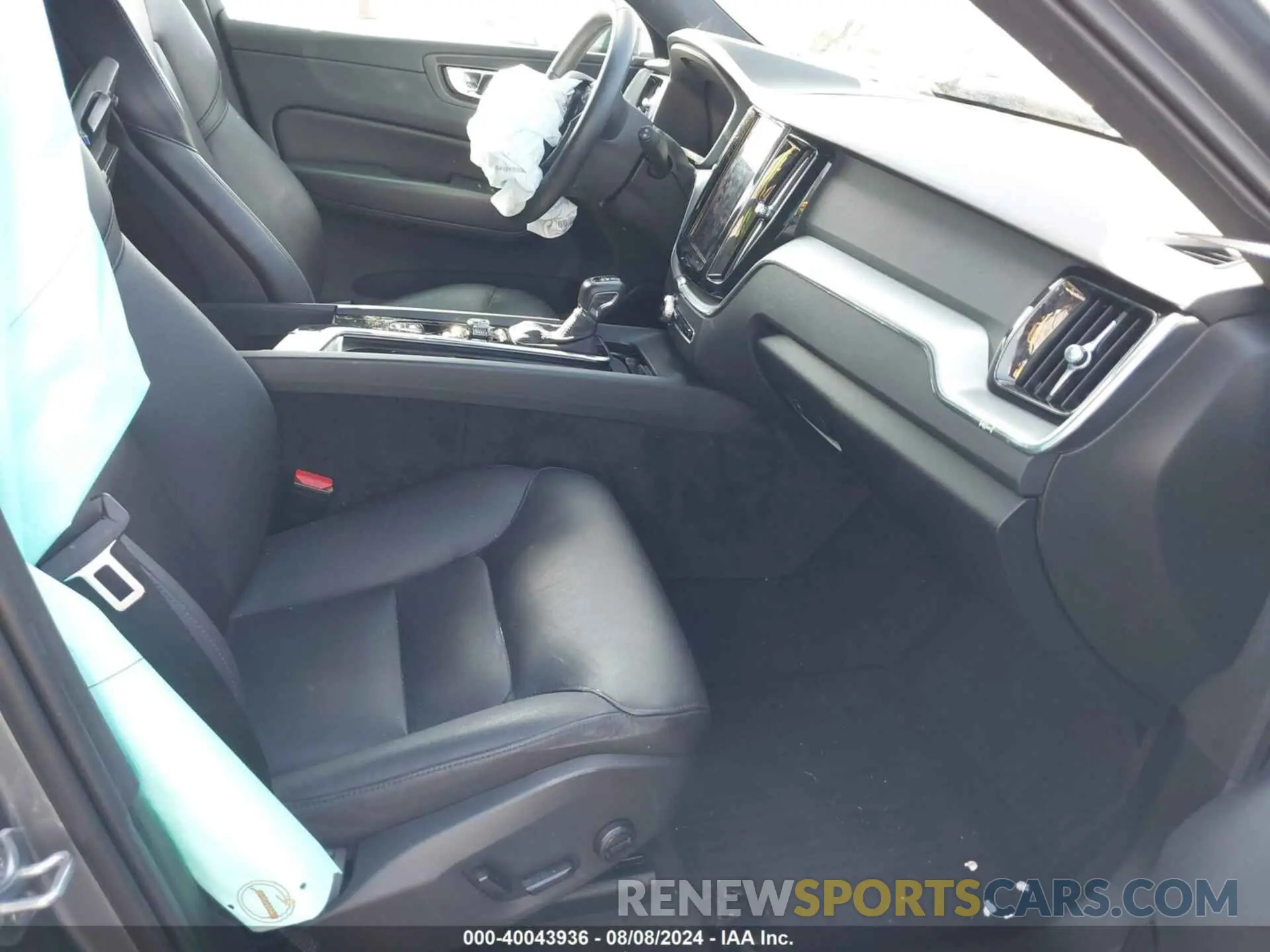 5 fotografías del automóvil dañado LYV102RK7KB349540 VOLVO XC60 2019