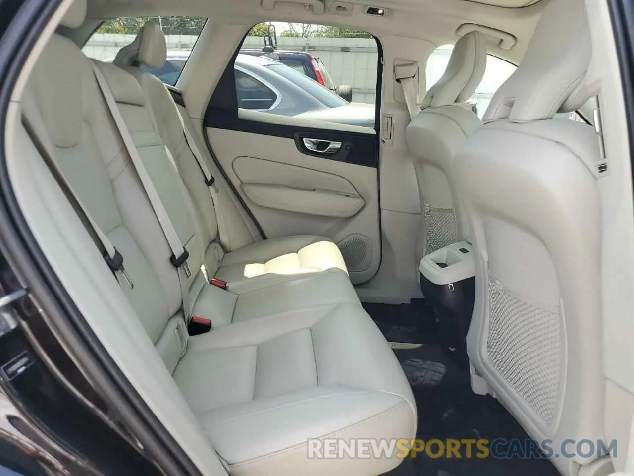 11 fotografías del automóvil dañado LYV102RK9KB358143 VOLVO XC60 2019