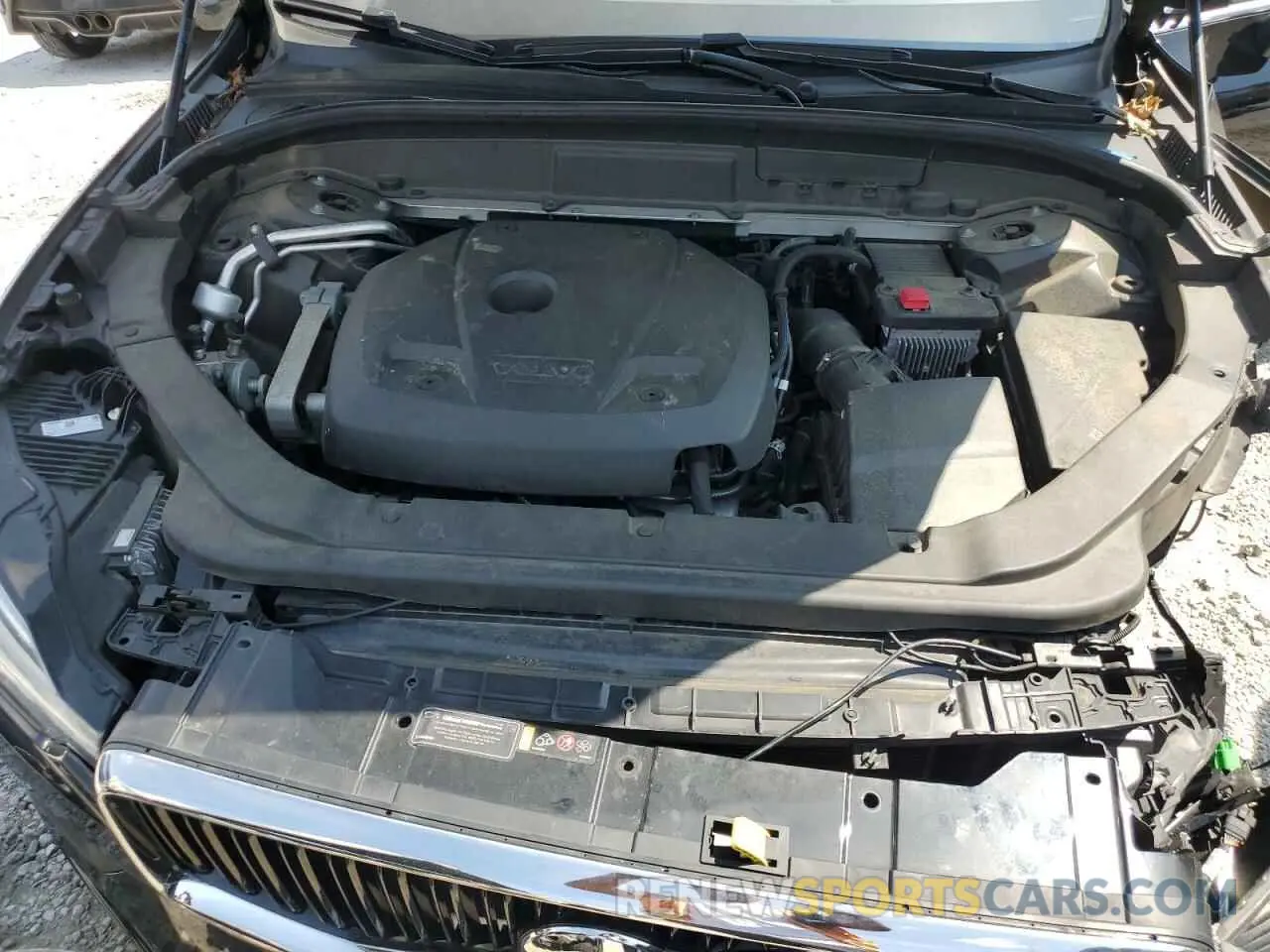12 fotografías del automóvil dañado LYV102RK9KB358143 VOLVO XC60 2019
