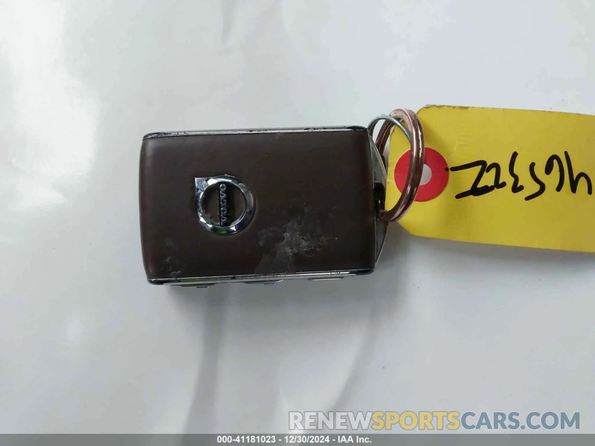 11 fotografías del automóvil dañado LYV102RL0KB326786 VOLVO XC60 2019