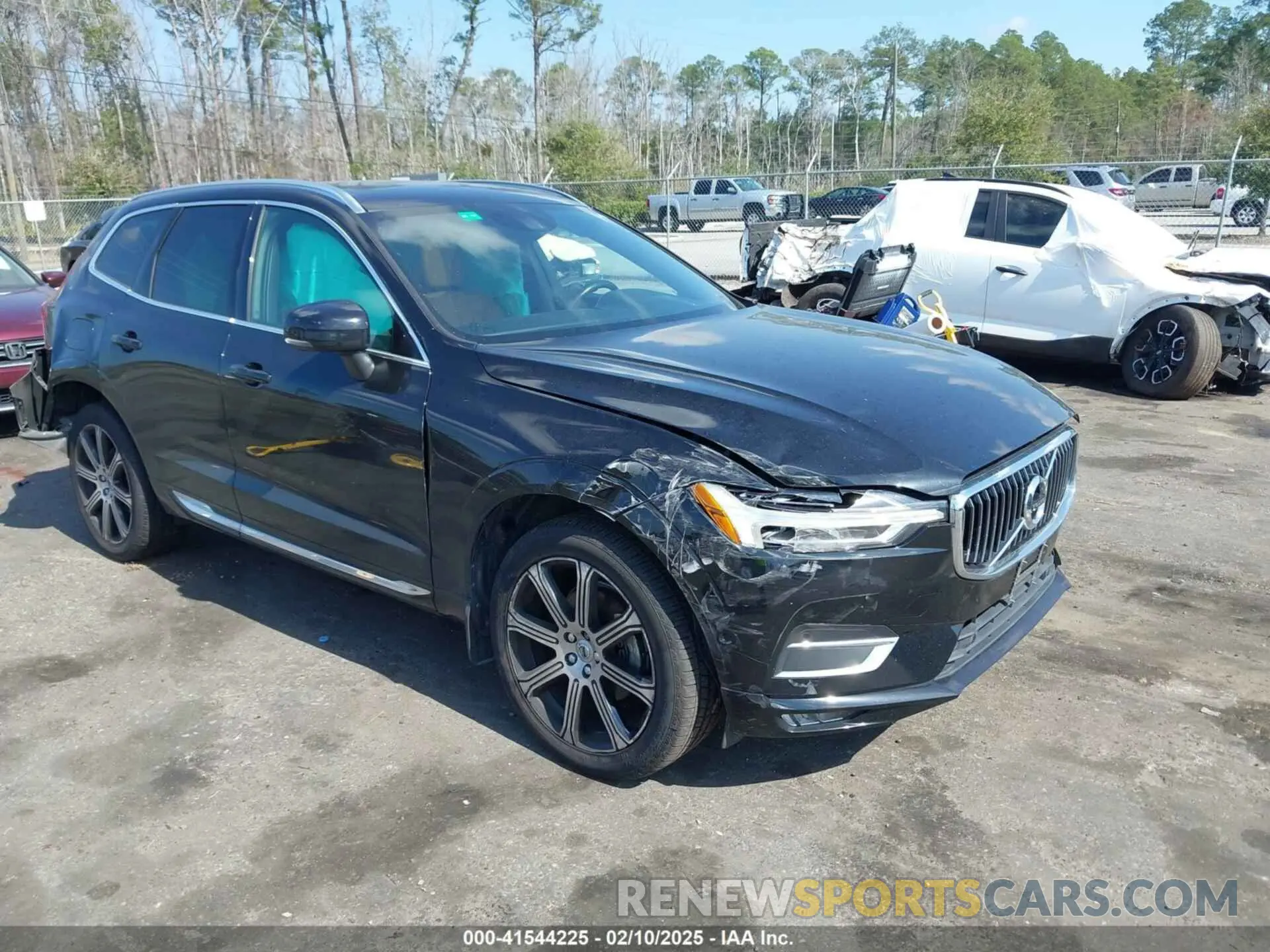 1 fotografías del automóvil dañado LYV102RL3KB184885 VOLVO XC60 2019