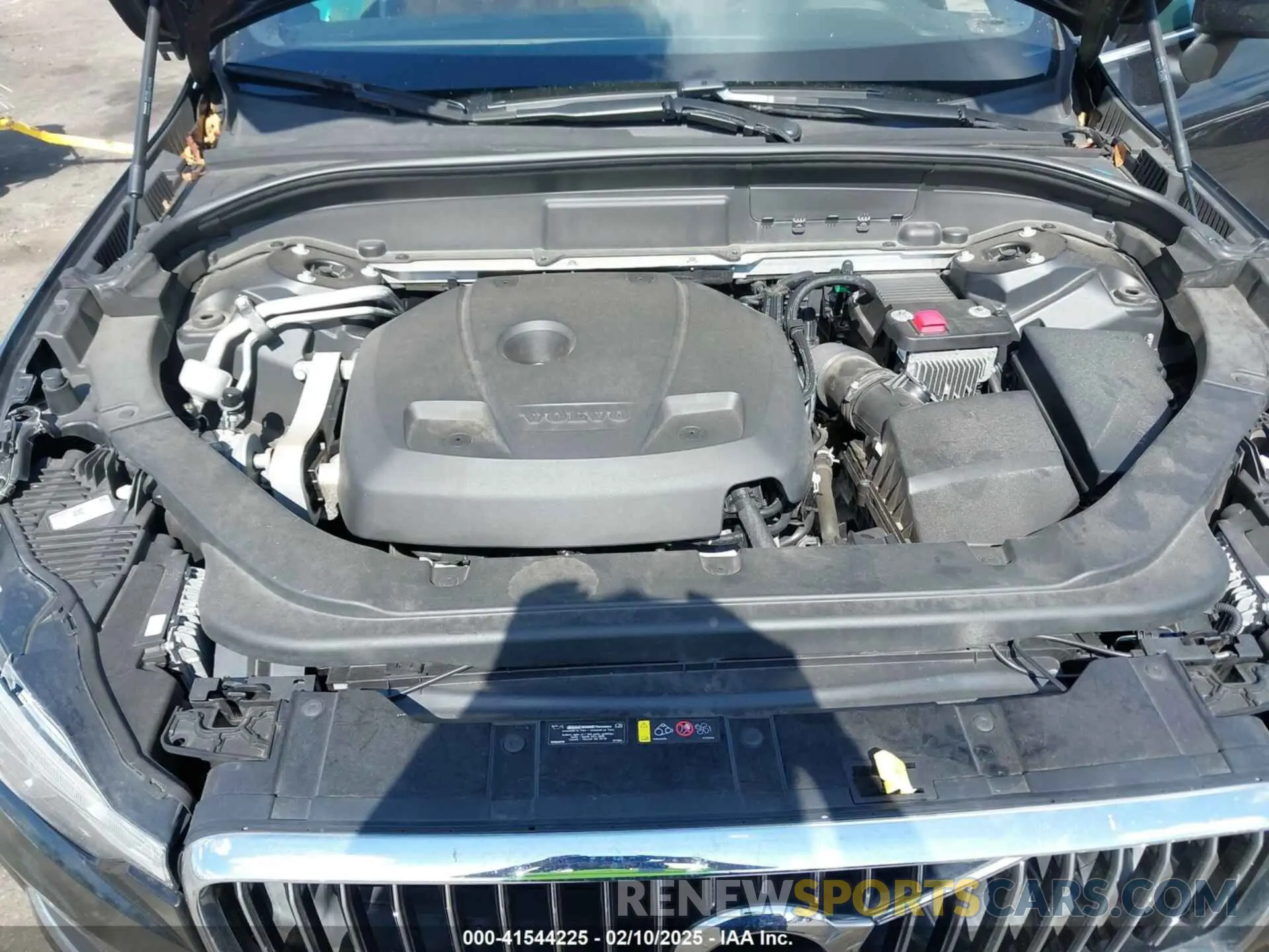 10 fotografías del automóvil dañado LYV102RL3KB184885 VOLVO XC60 2019