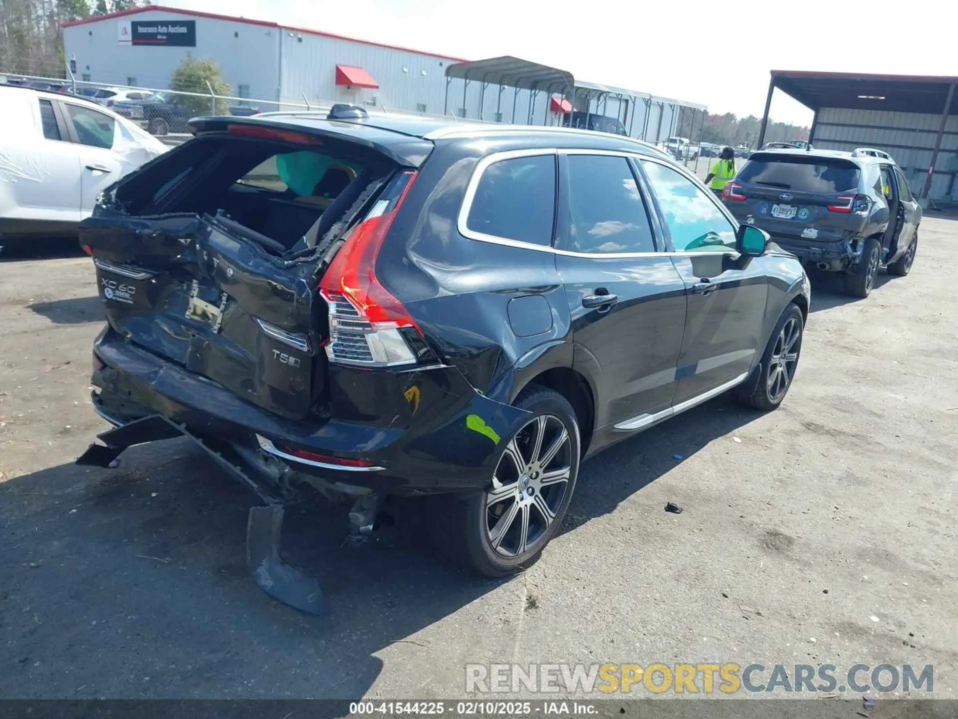 4 fotografías del automóvil dañado LYV102RL3KB184885 VOLVO XC60 2019