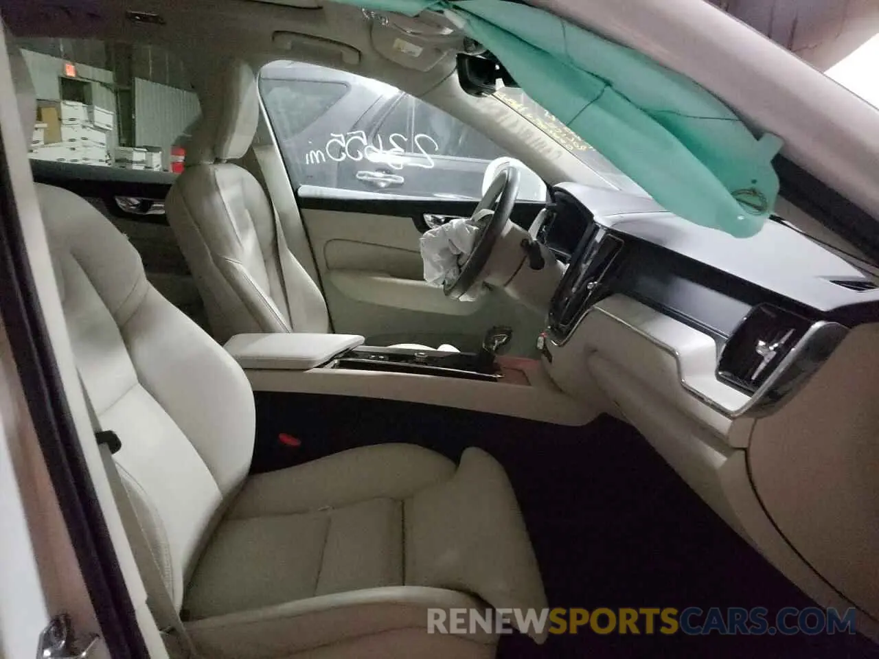 5 fotografías del automóvil dañado LYV102RL4KB306069 VOLVO XC60 2019
