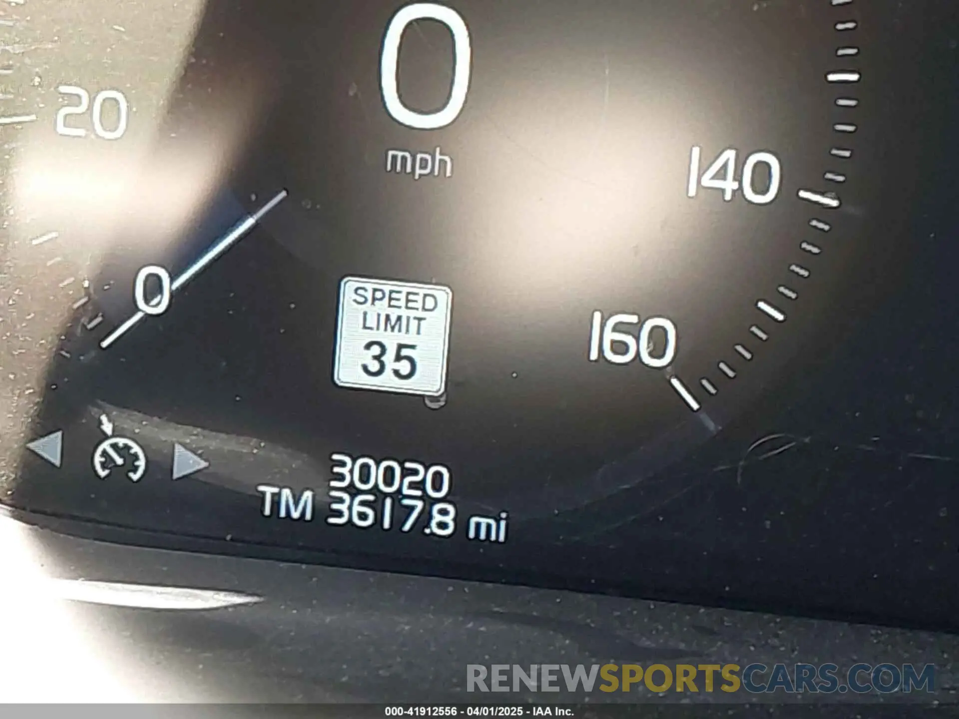 15 fotografías del automóvil dañado LYV102RM0KB349087 VOLVO XC60 2019