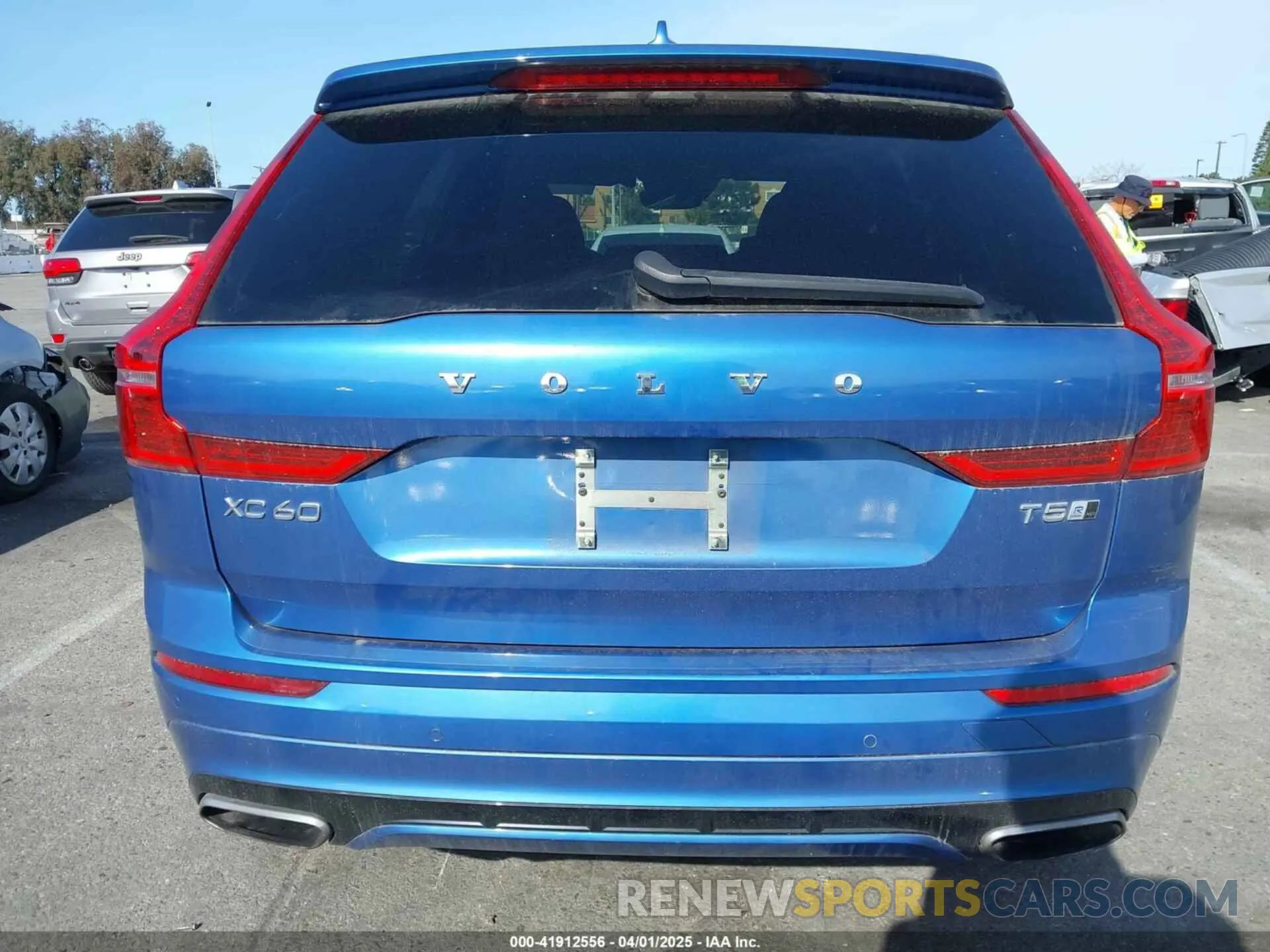 16 fotografías del automóvil dañado LYV102RM0KB349087 VOLVO XC60 2019