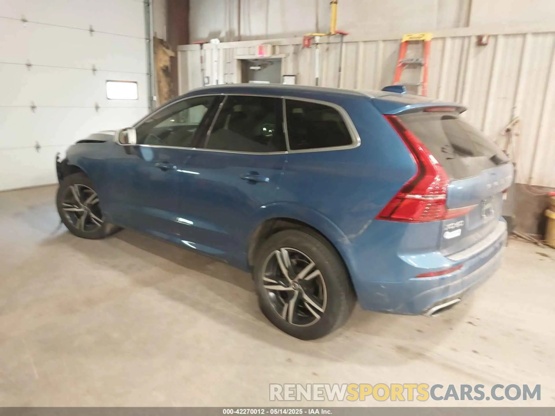 3 fotografías del automóvil dañado LYV102RM1KB296870 VOLVO XC60 2019