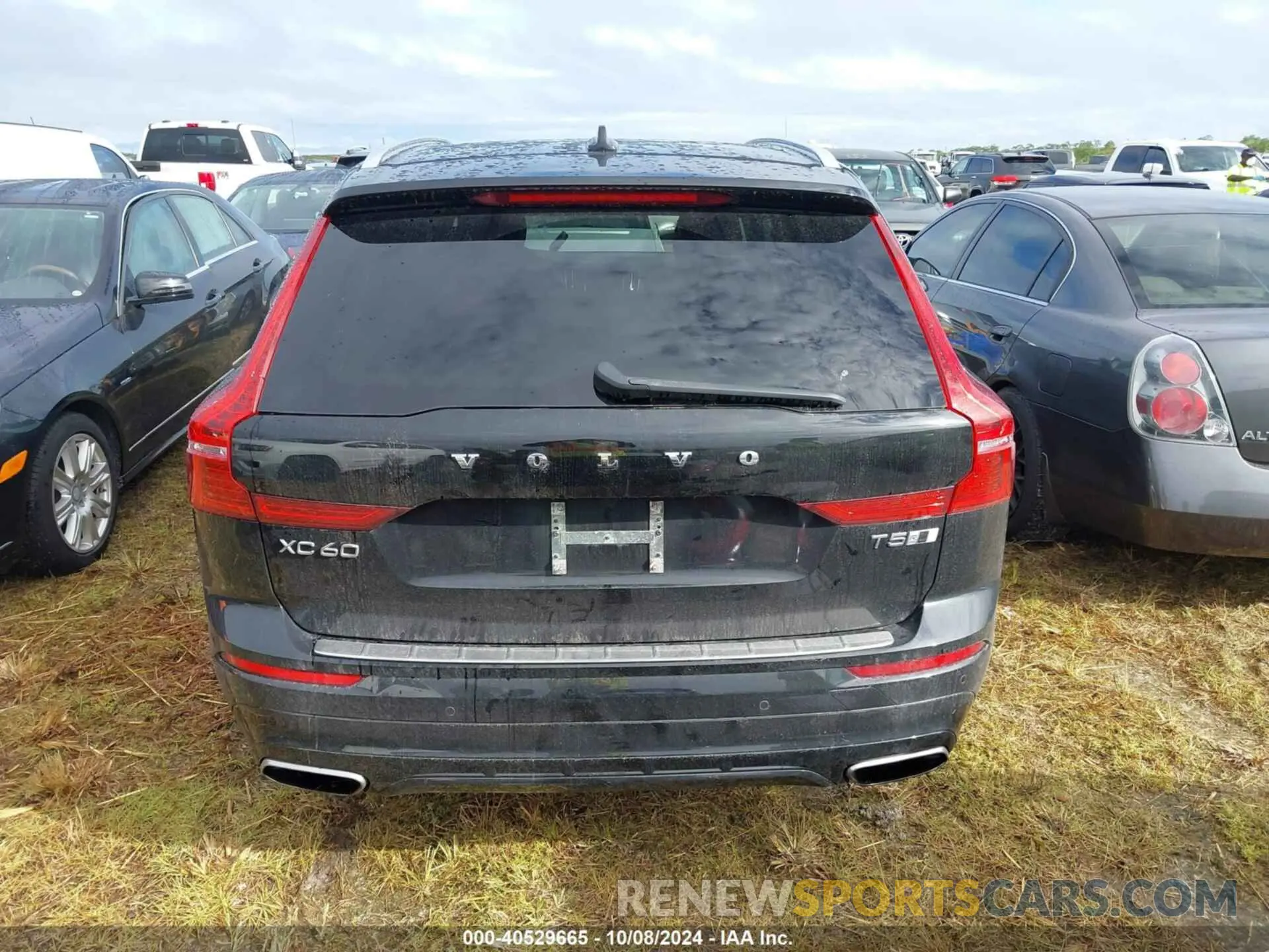 12 fotografías del automóvil dañado LYV102RM4KB282963 VOLVO XC60 2019
