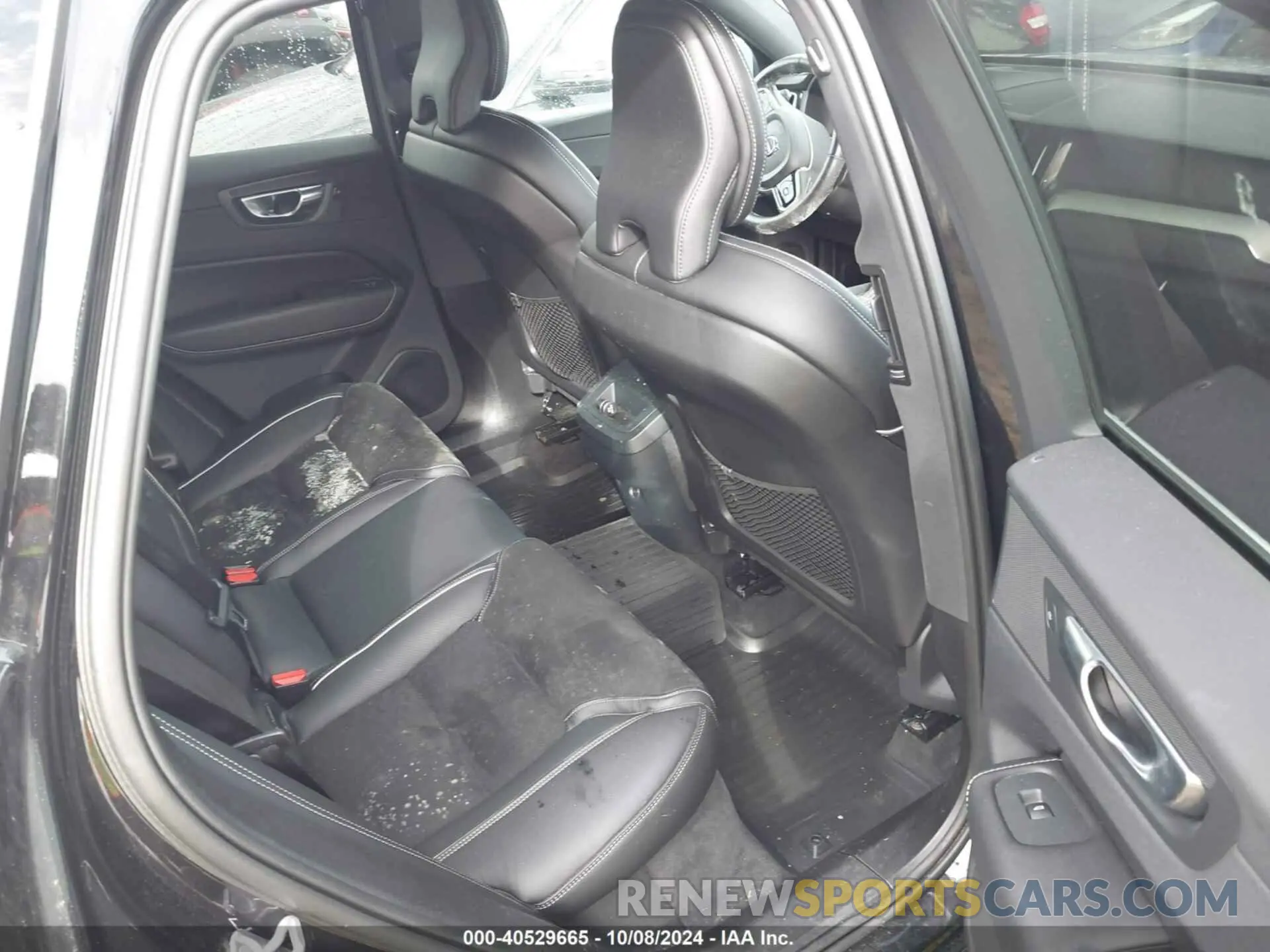 8 fotografías del automóvil dañado LYV102RM4KB282963 VOLVO XC60 2019