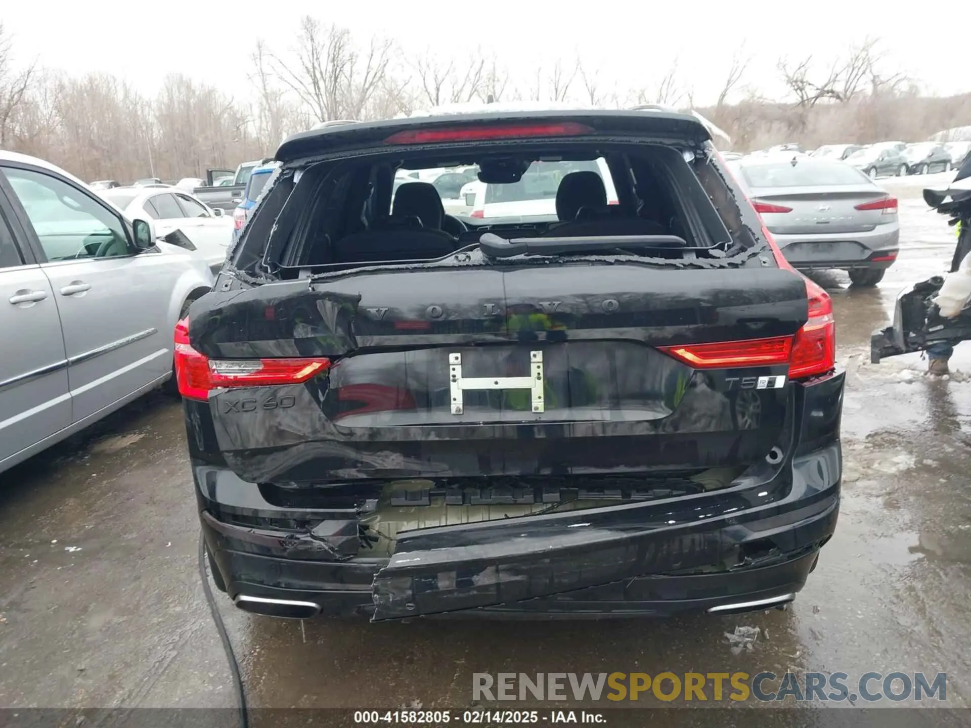 16 fotografías del automóvil dañado LYV102RM9KB297622 VOLVO XC60 2019